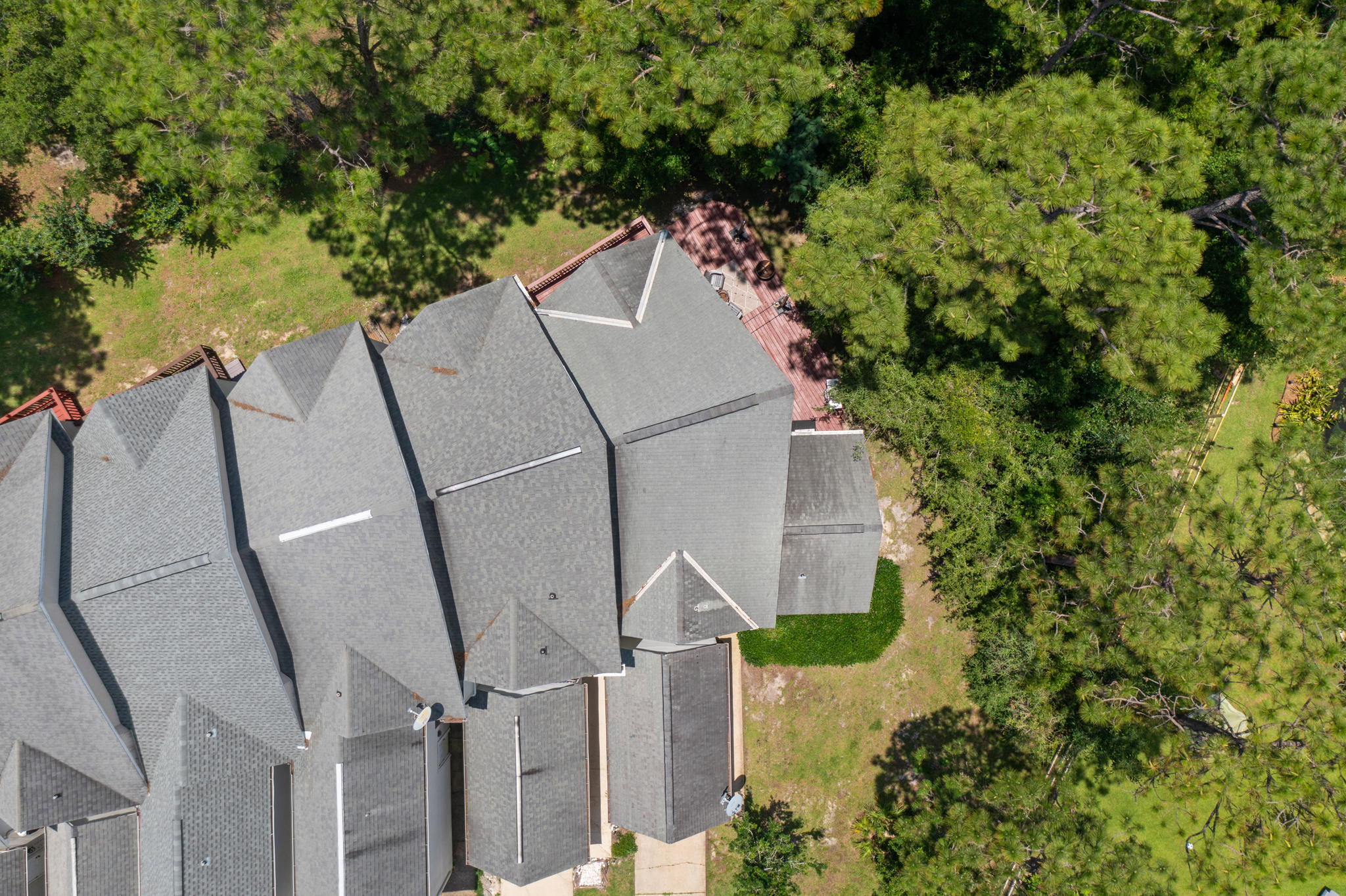 HIDDEN BAY VILLAGE - Residential