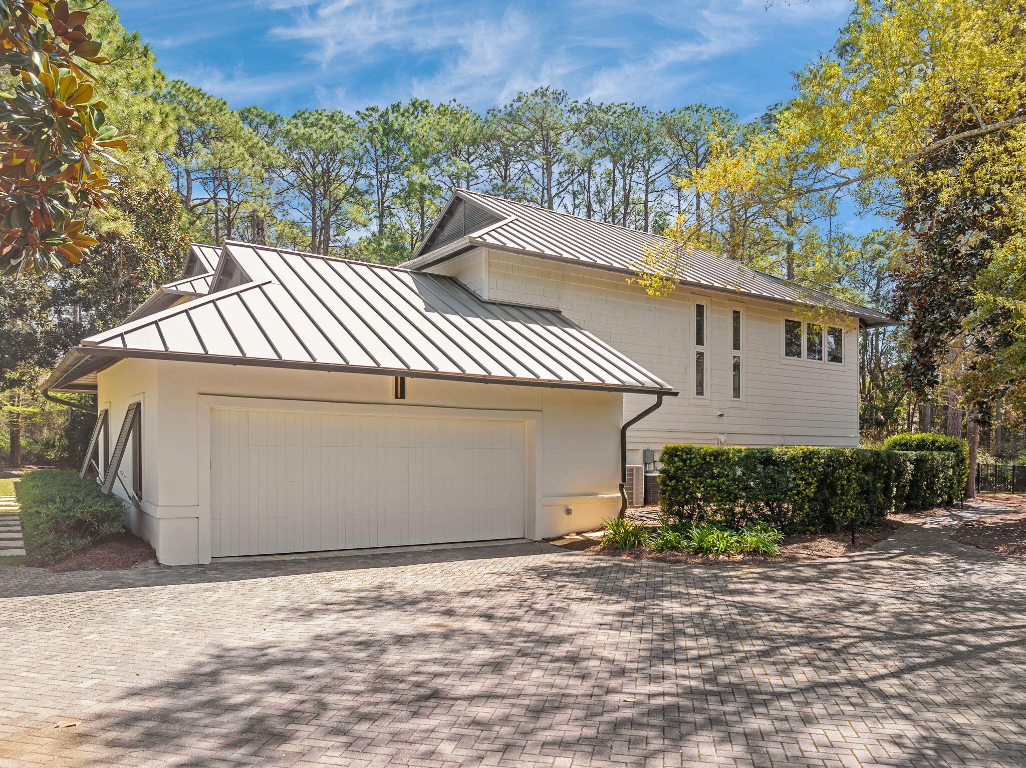 BURNT PINE - Residential