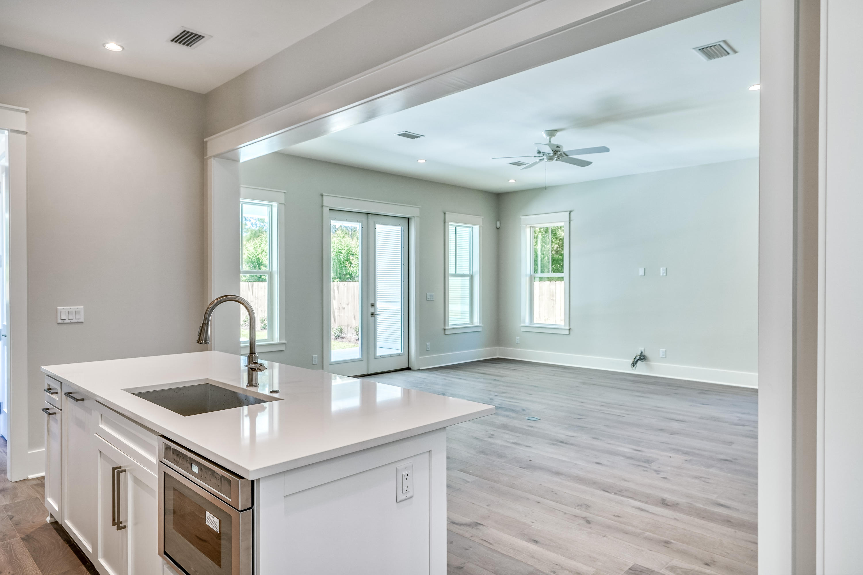 SEABREEZE - Residential