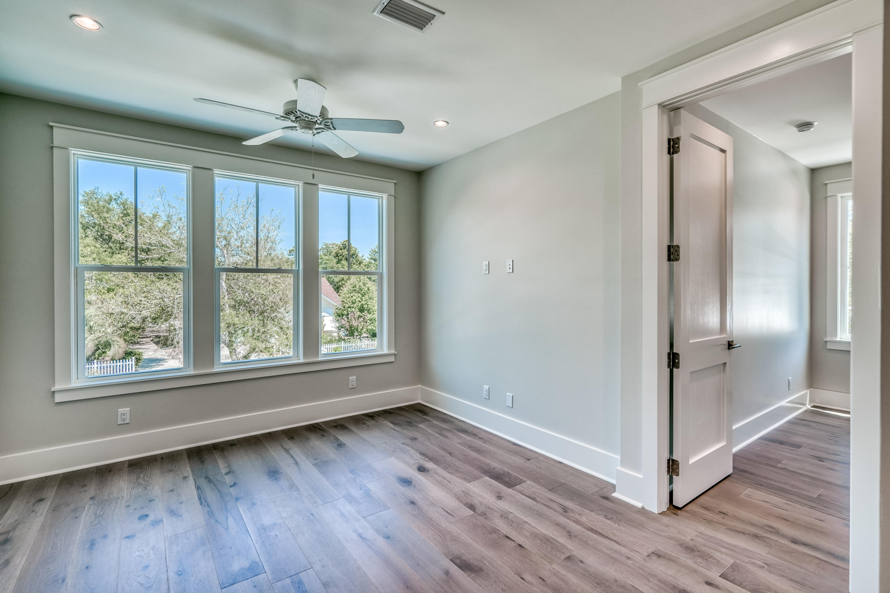 SEABREEZE - Residential