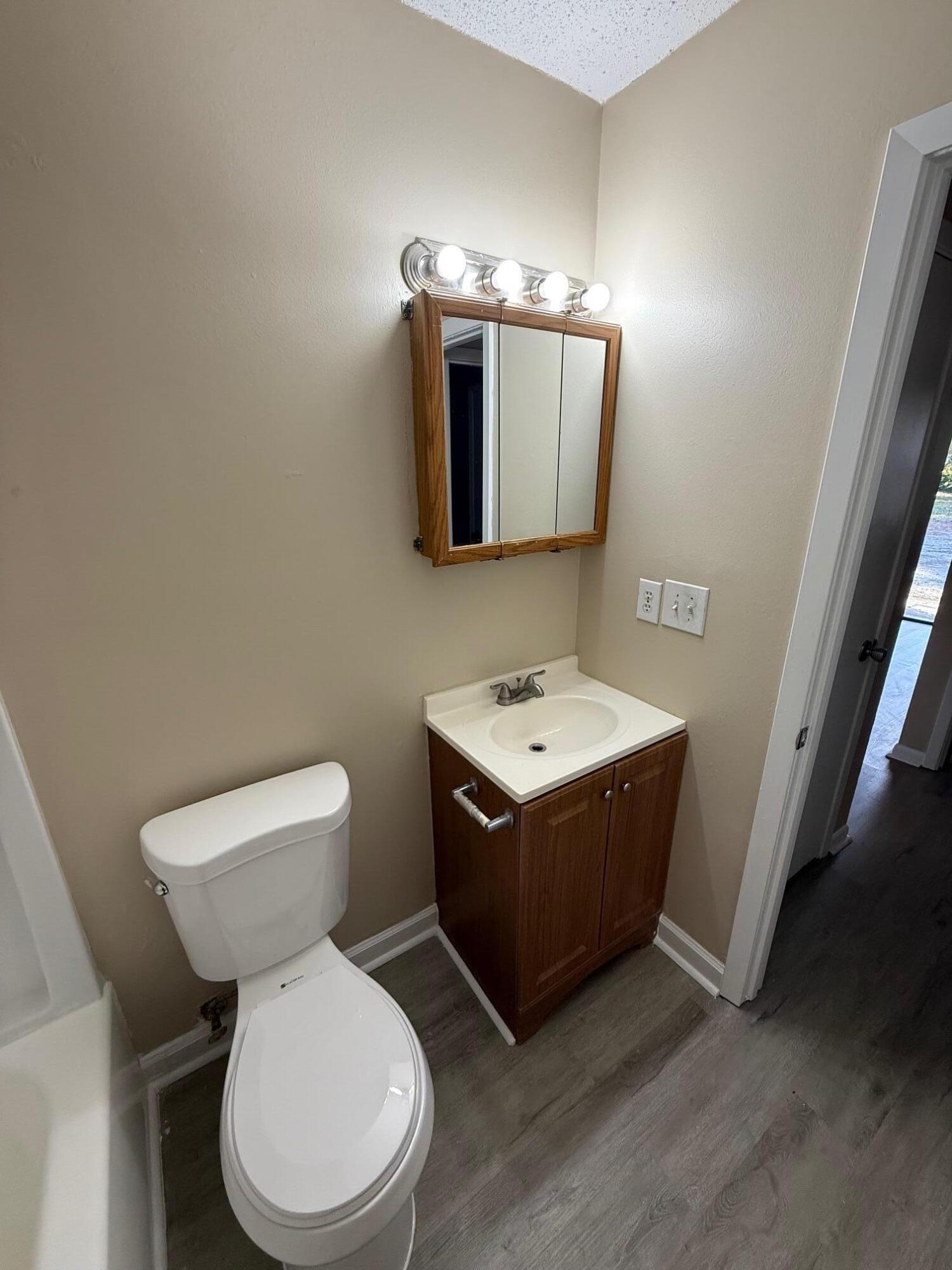 METES & BOUNDS - Residential Lease