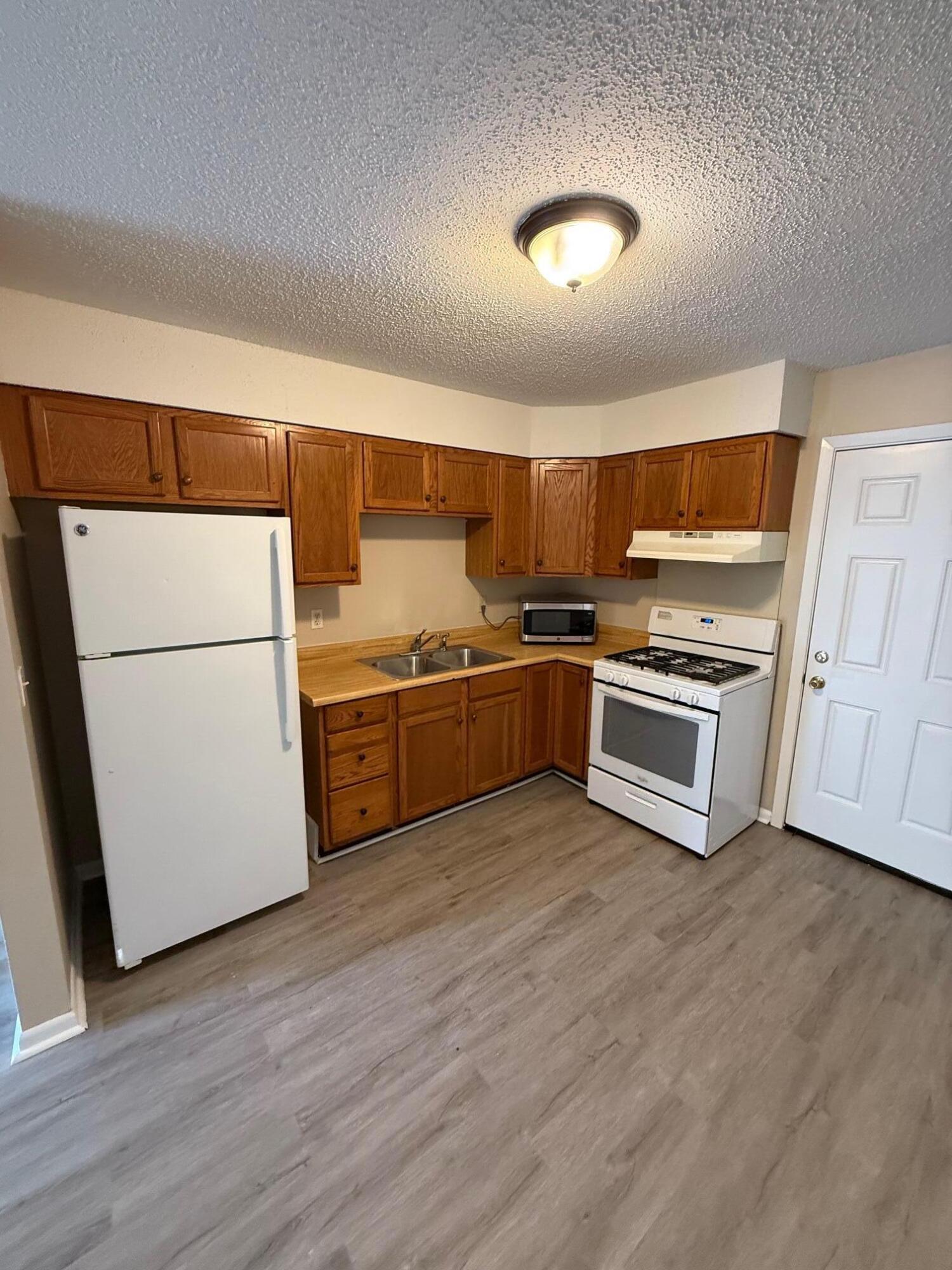 METES & BOUNDS - Residential Lease