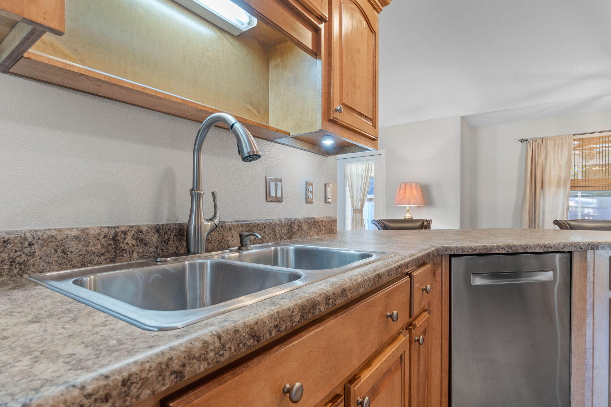 HOLLEY BY THE SEA - Residential