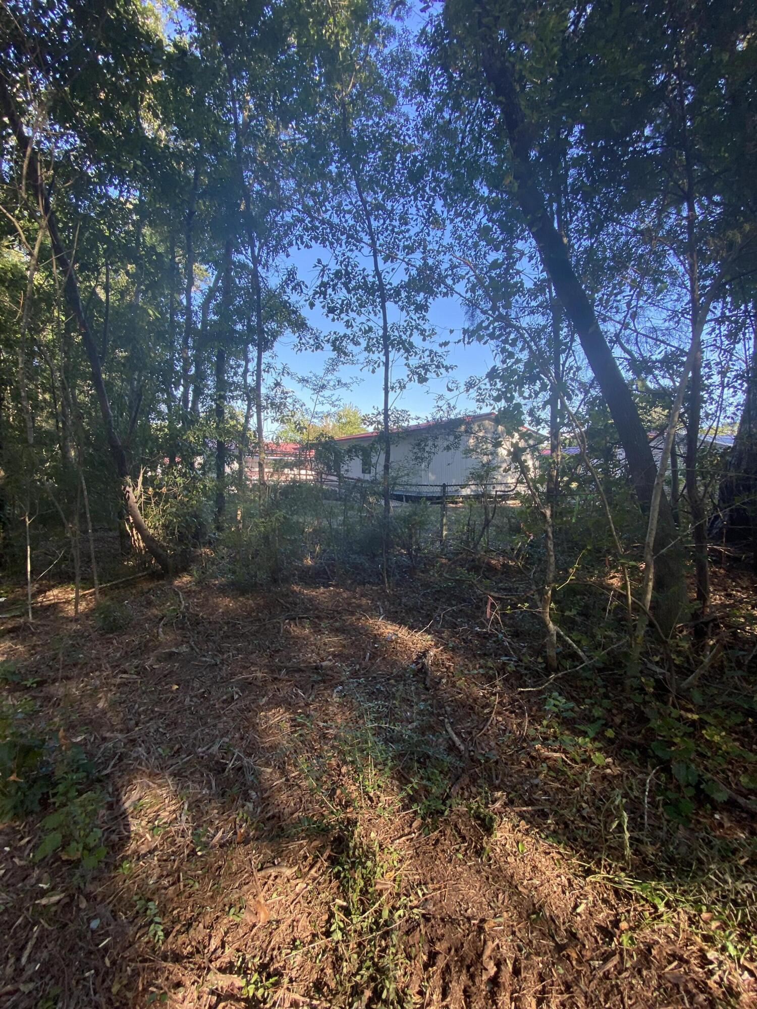 NO RECORDED SUBDIVISION - Land