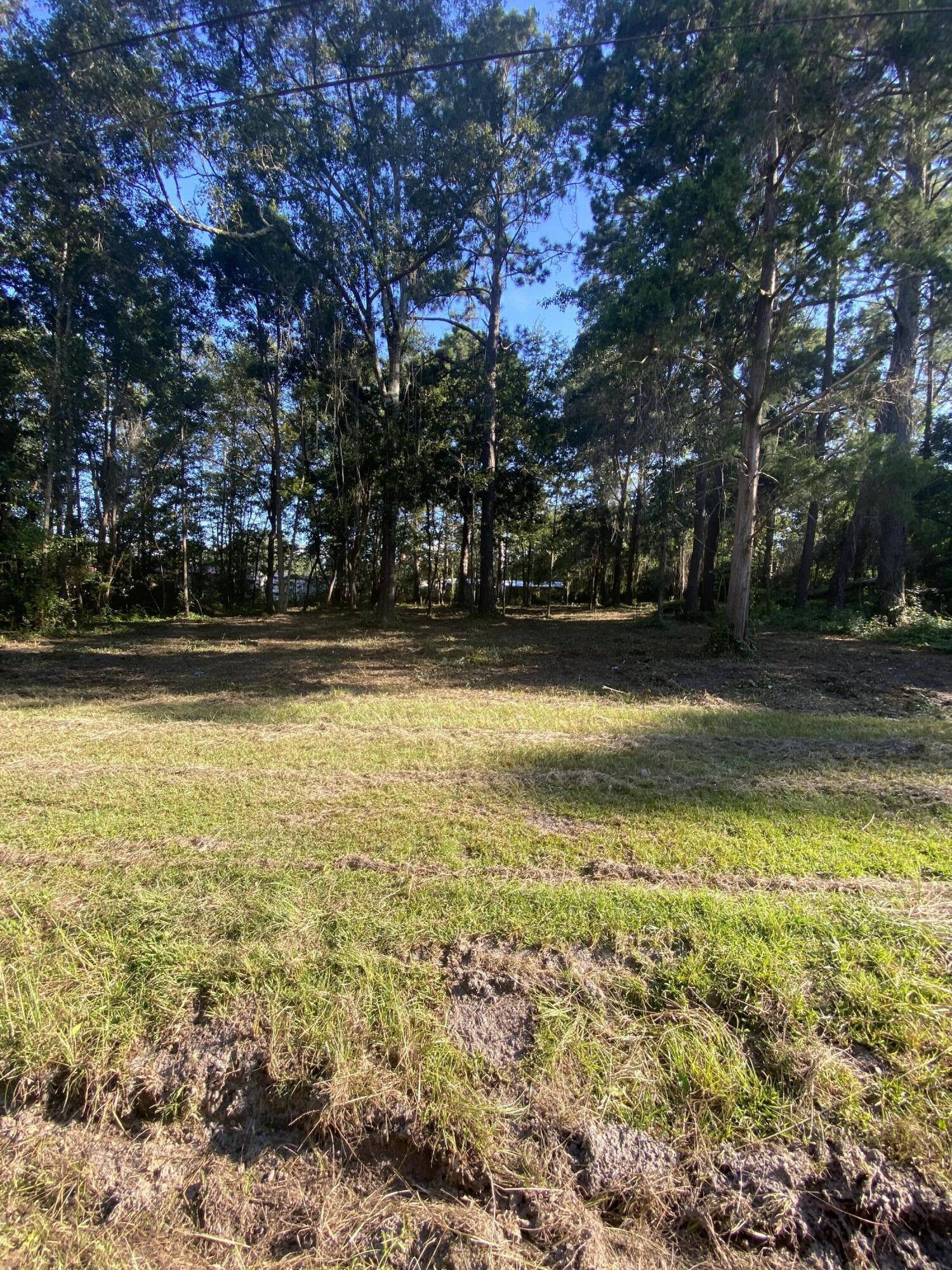 NO RECORDED SUBDIVISION - Land