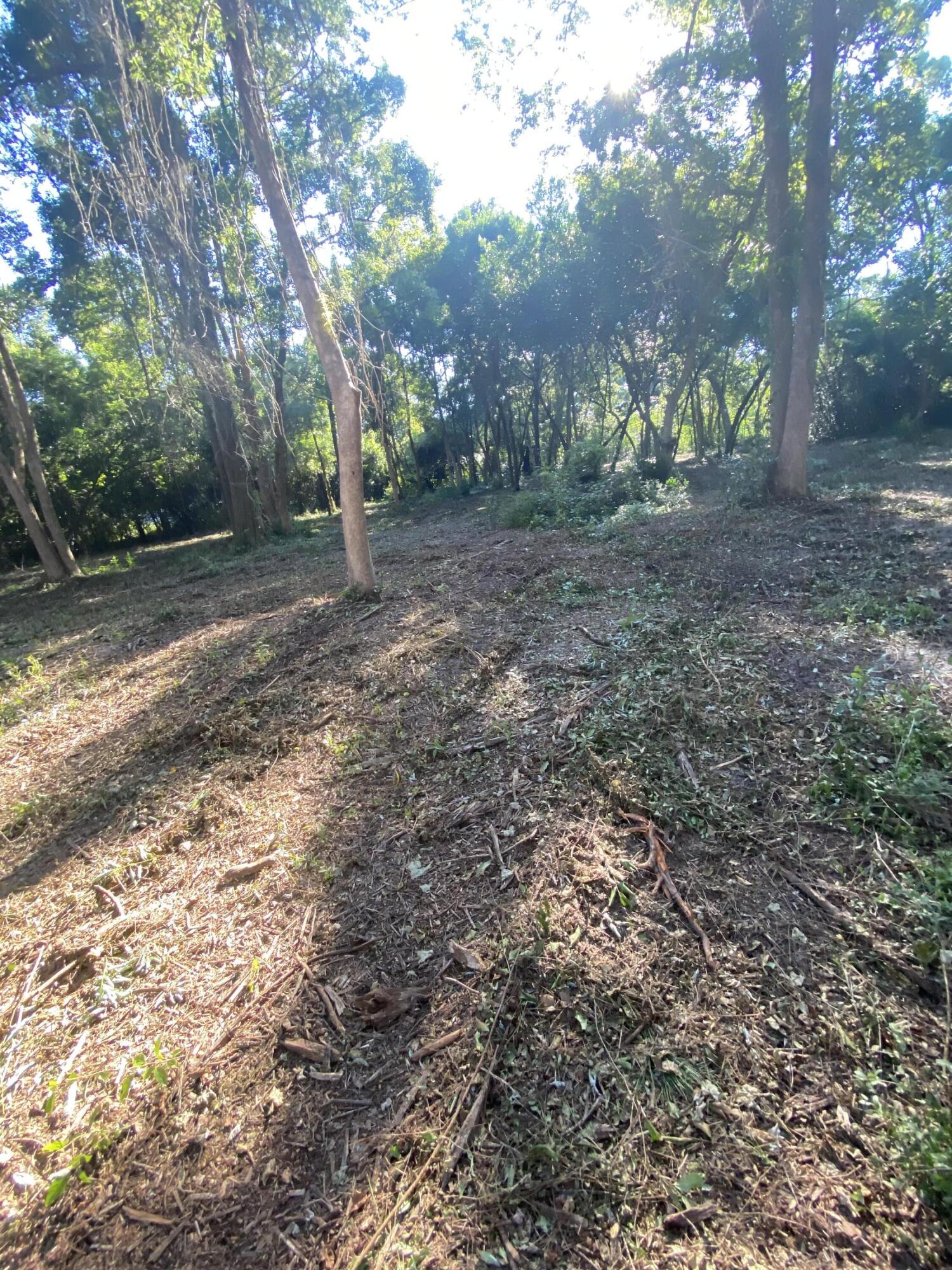 NO RECORDED SUBDIVISION - Land