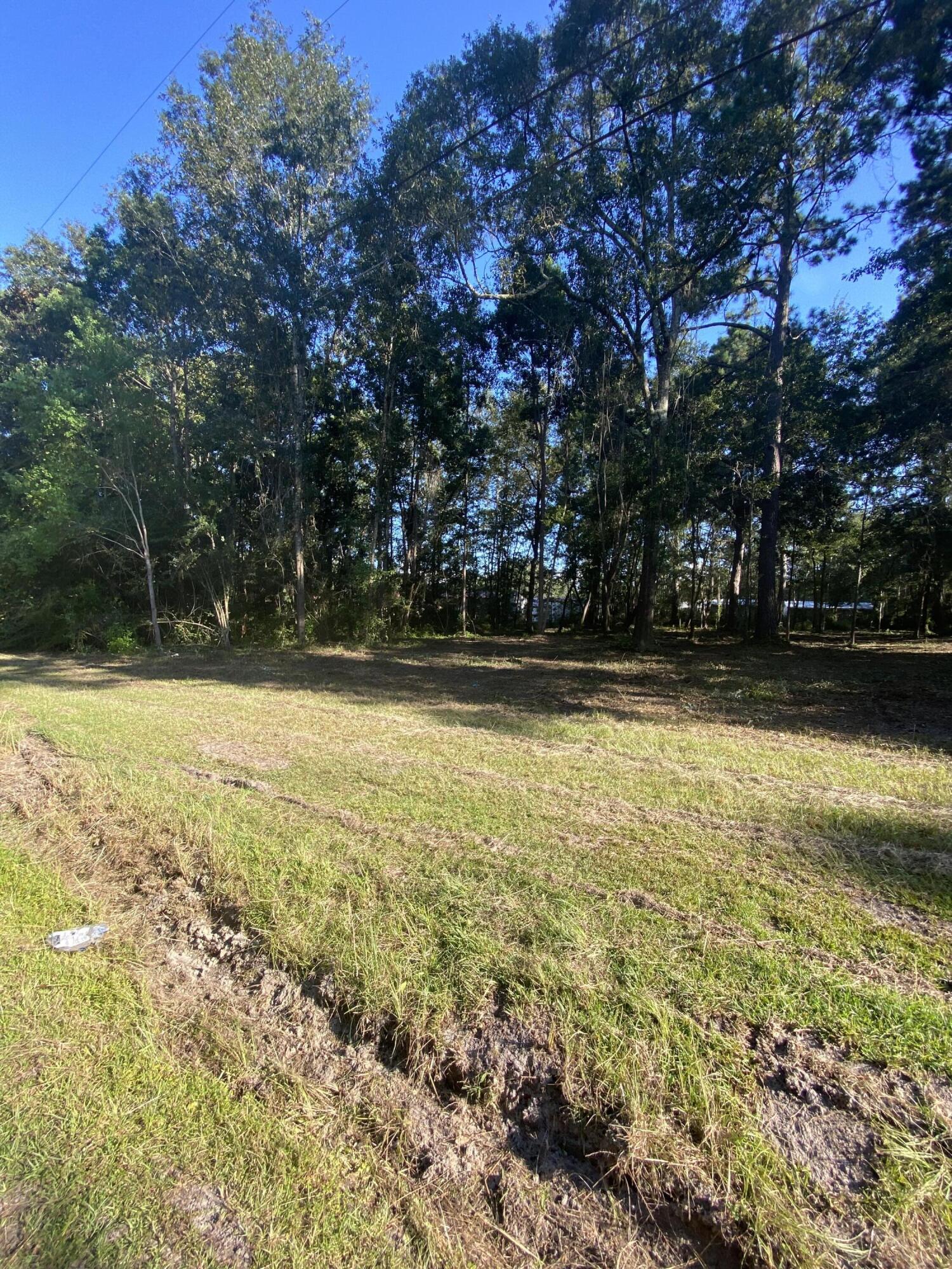 NO RECORDED SUBDIVISION - Land