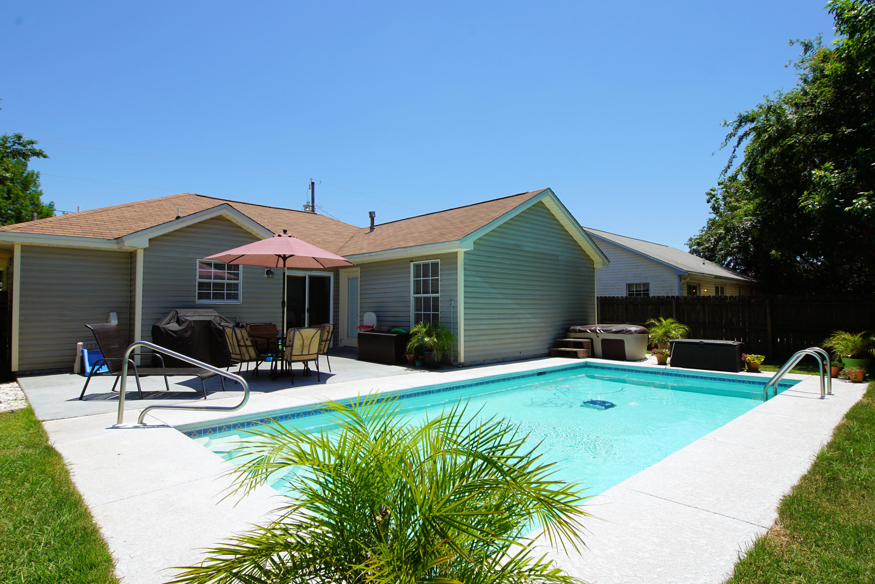 CARDINAL ESTATES - Residential