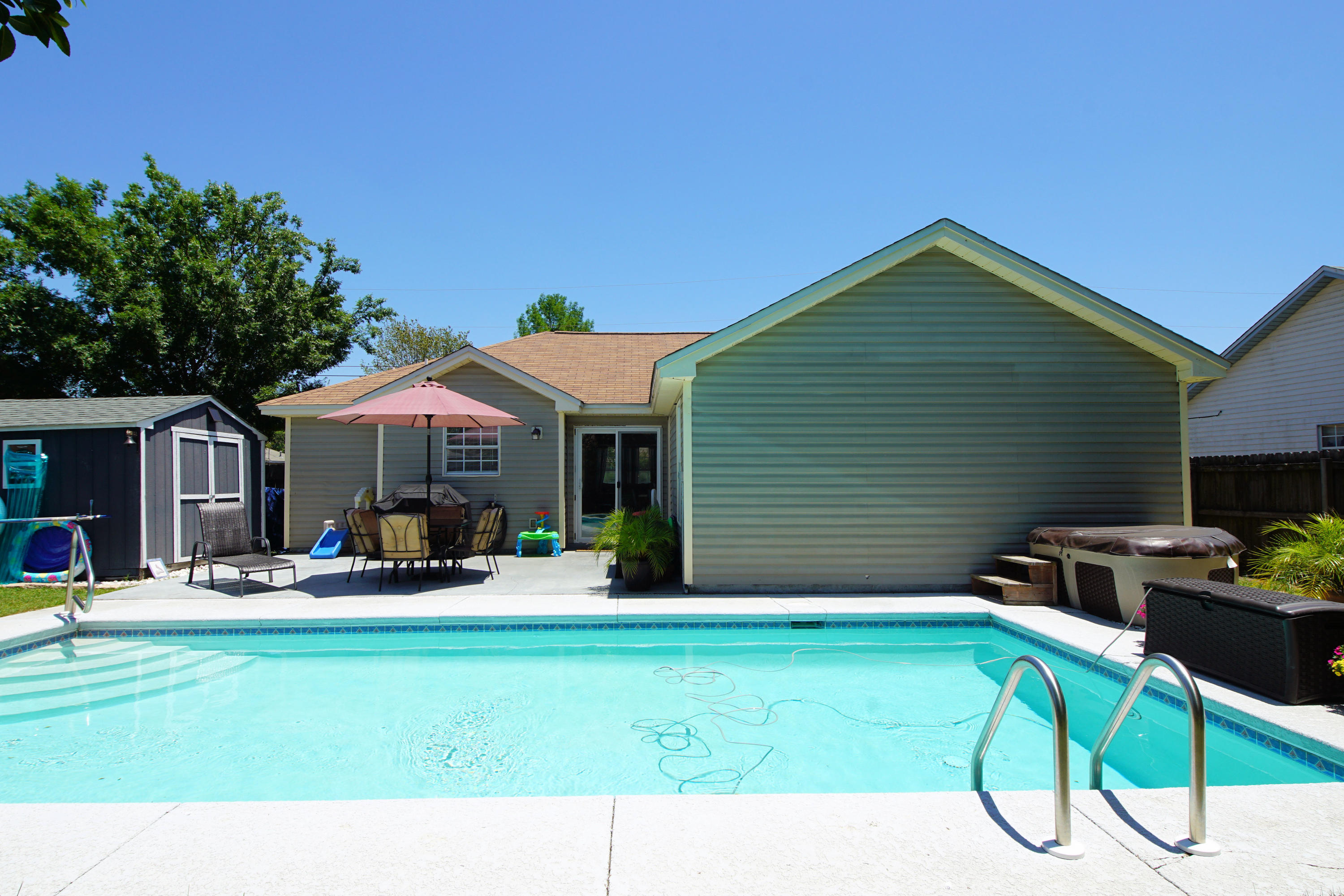 CARDINAL ESTATES - Residential