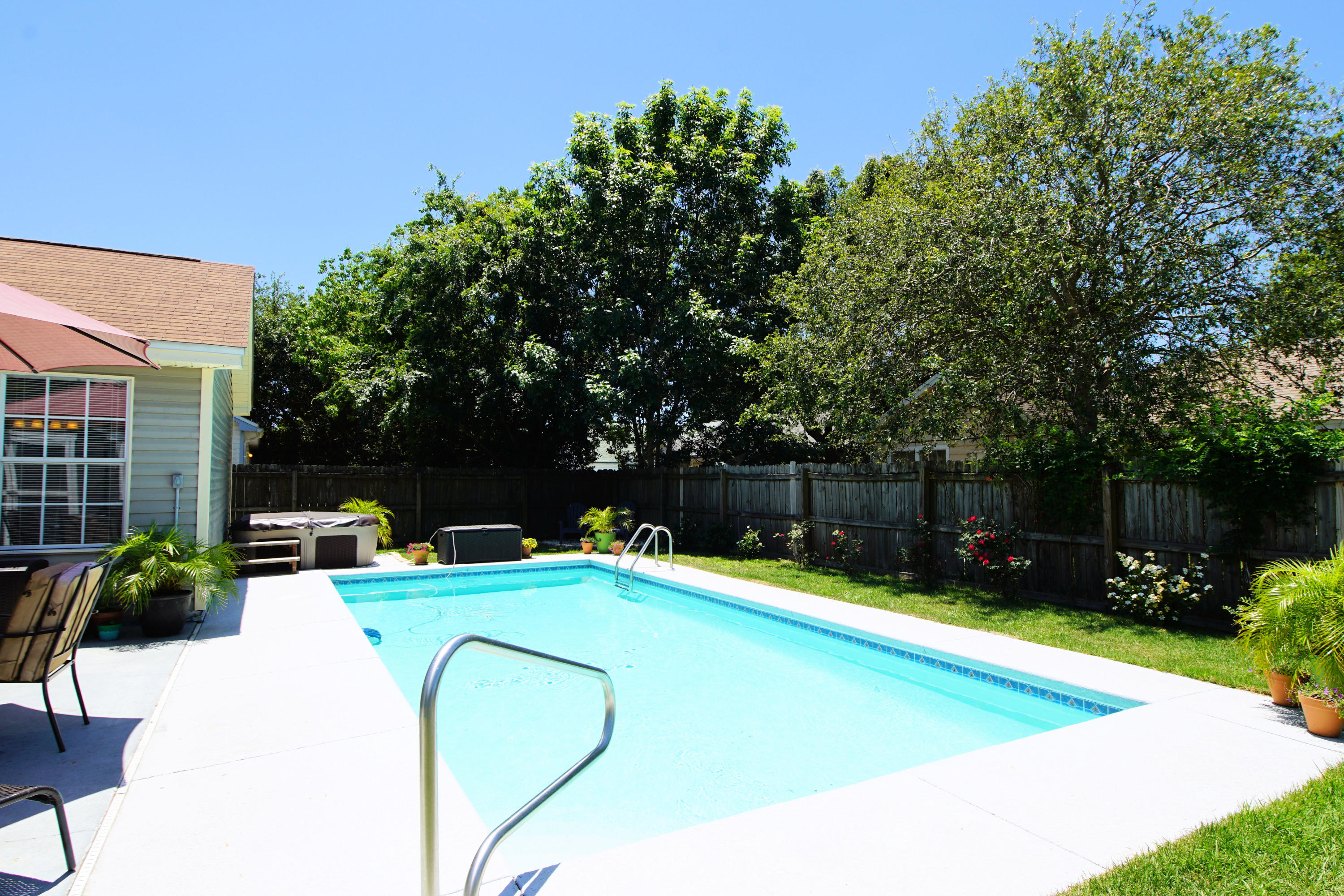 CARDINAL ESTATES - Residential