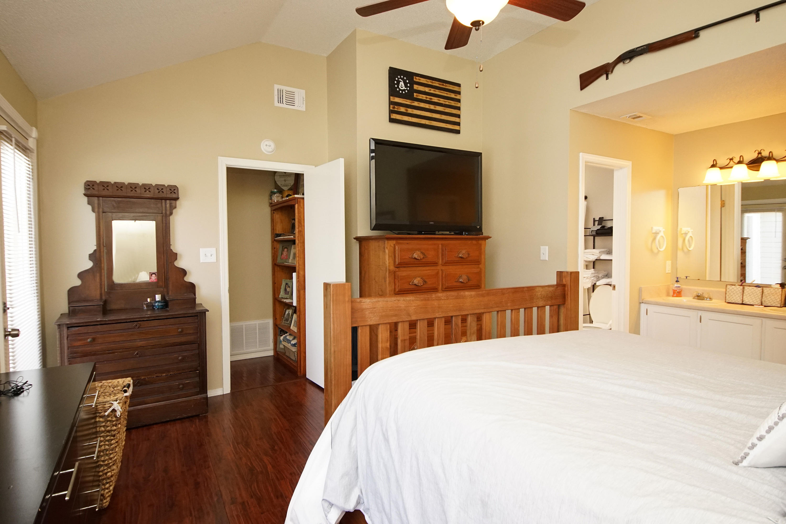 CARDINAL ESTATES - Residential