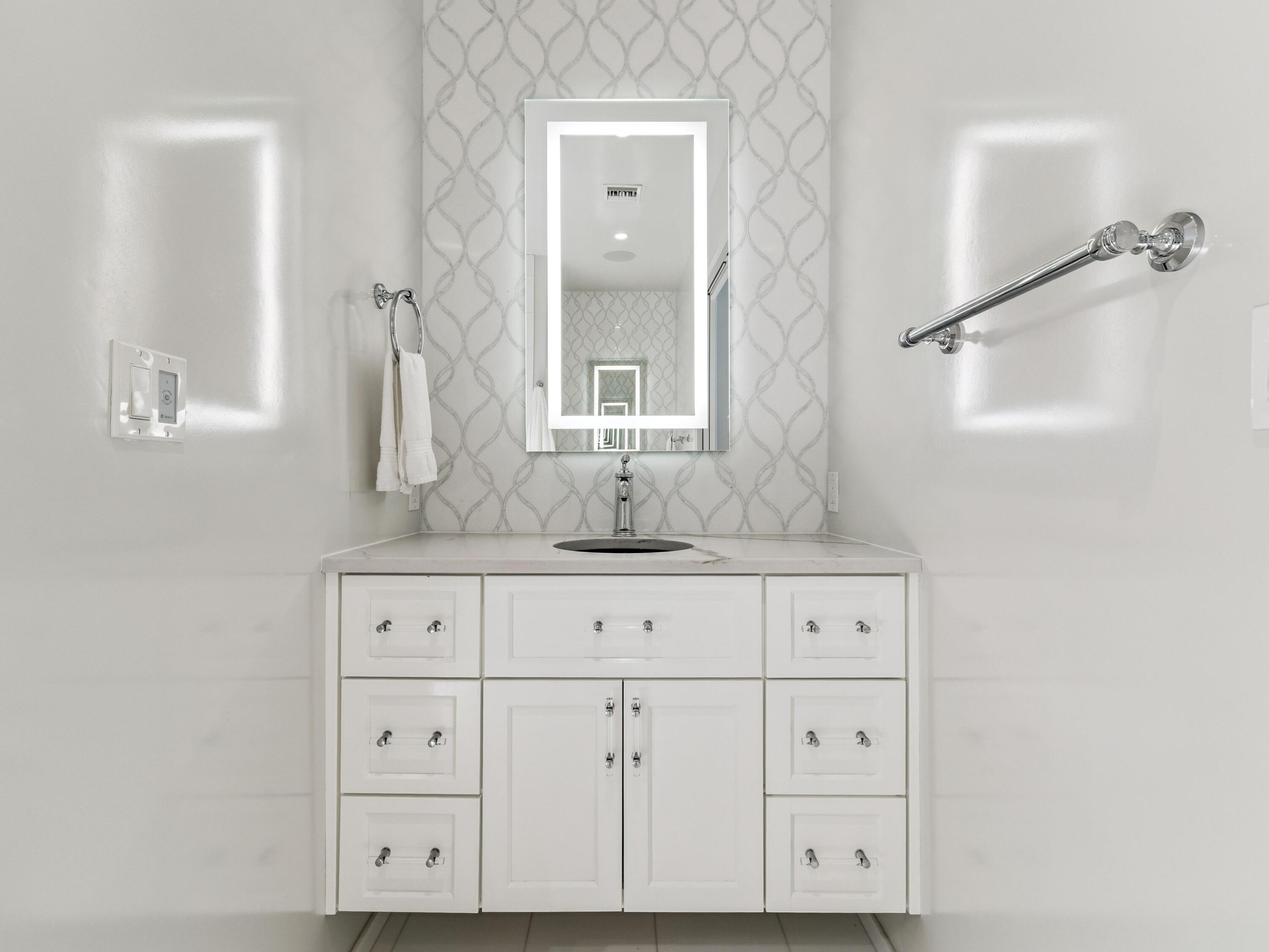 ALYS BEACH - Residential