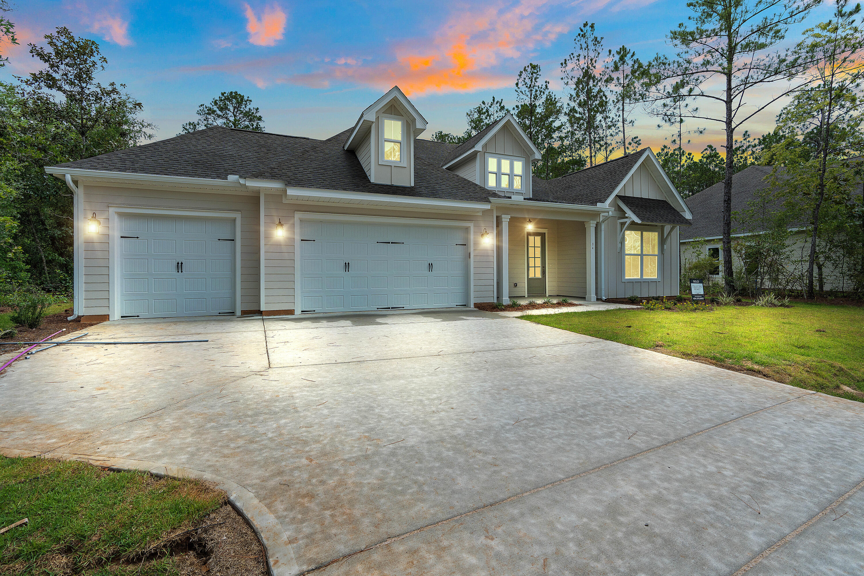 MAGNOLIA BAY - Residential