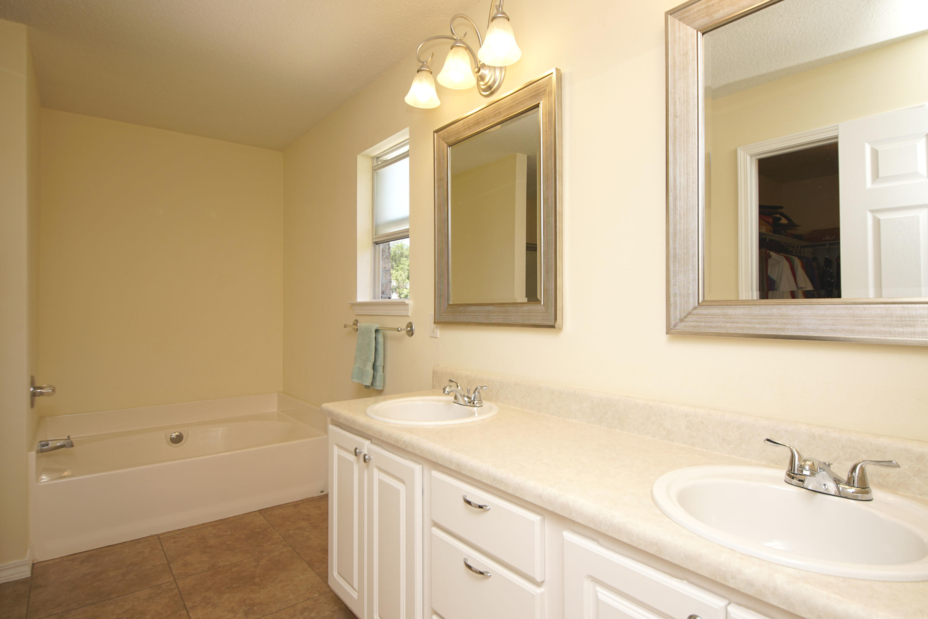 NORTHVIEW ESTATES 5TH ADDN - Residential