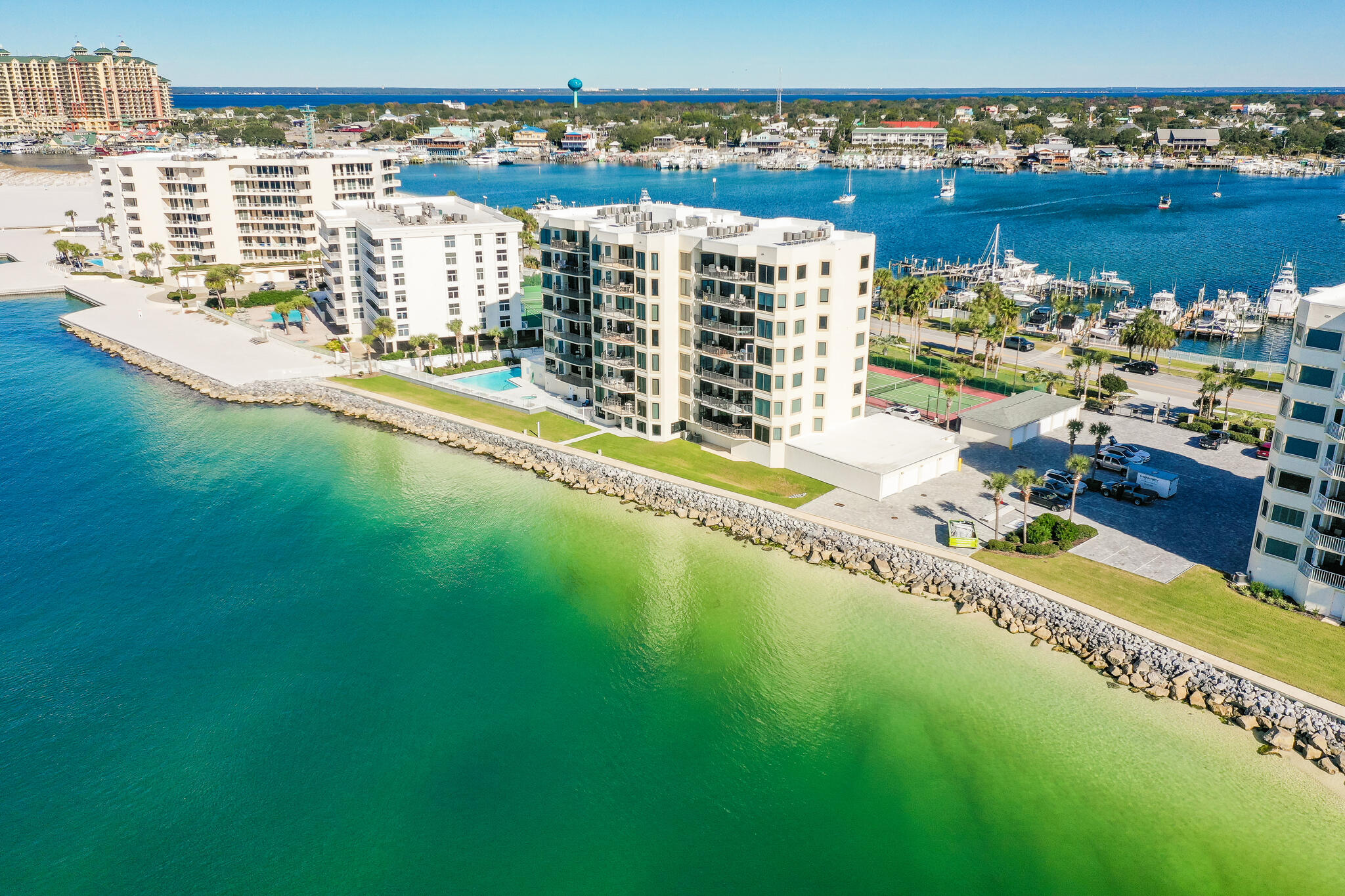 WATERVIEW TOWERS YACHT CLUB - Residential