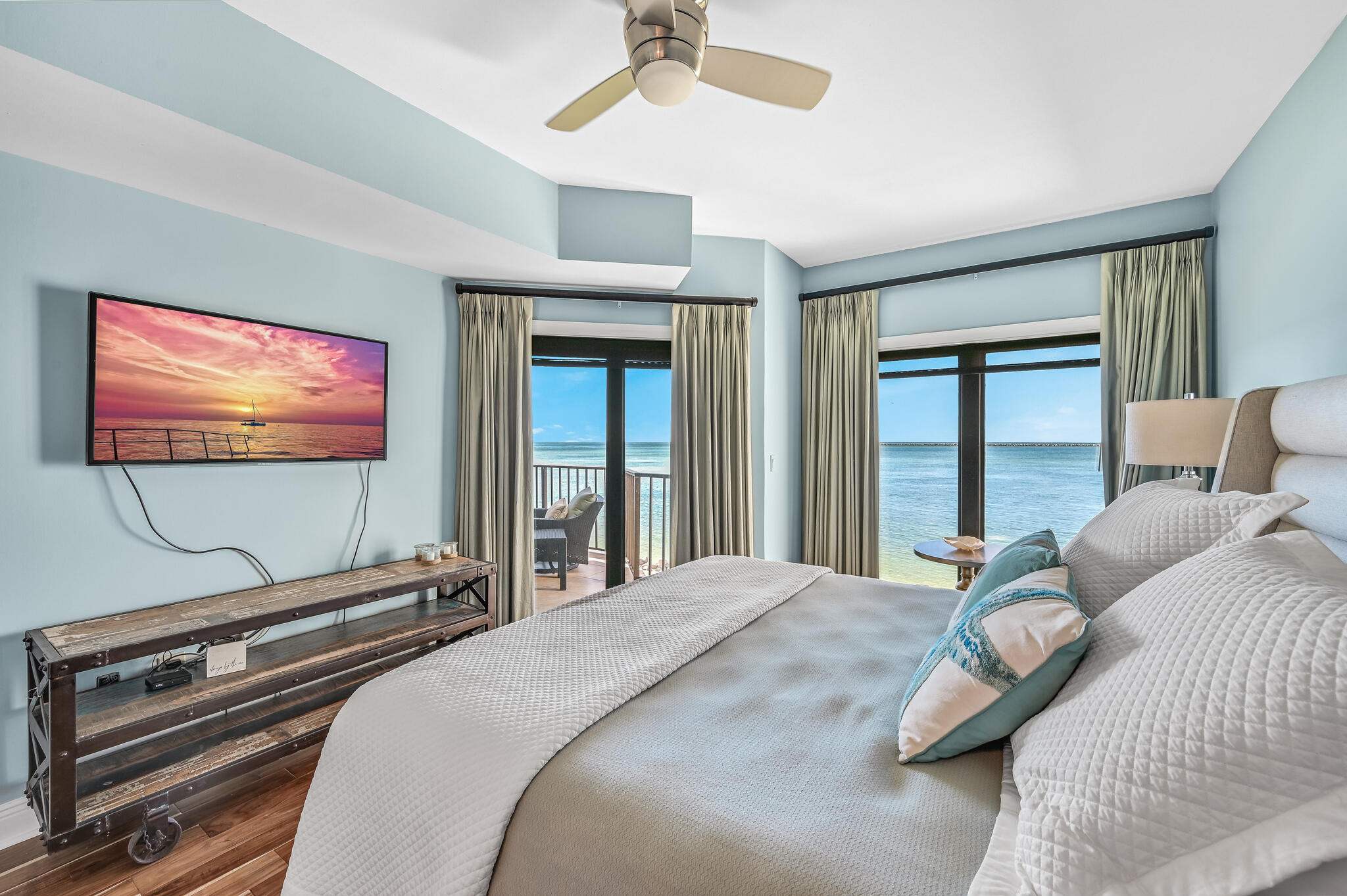 WATERVIEW TOWERS YACHT CLUB - Residential