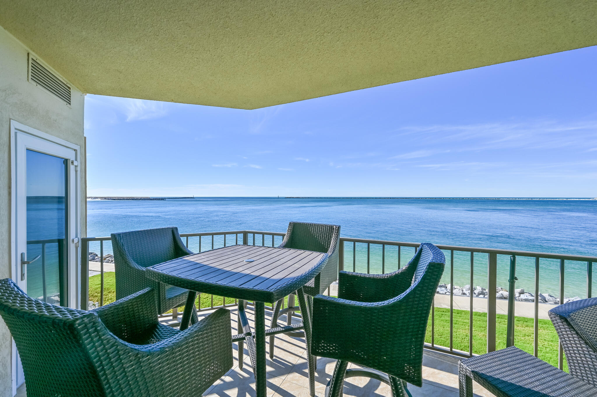 WATERVIEW TOWERS YACHT CLUB - Residential