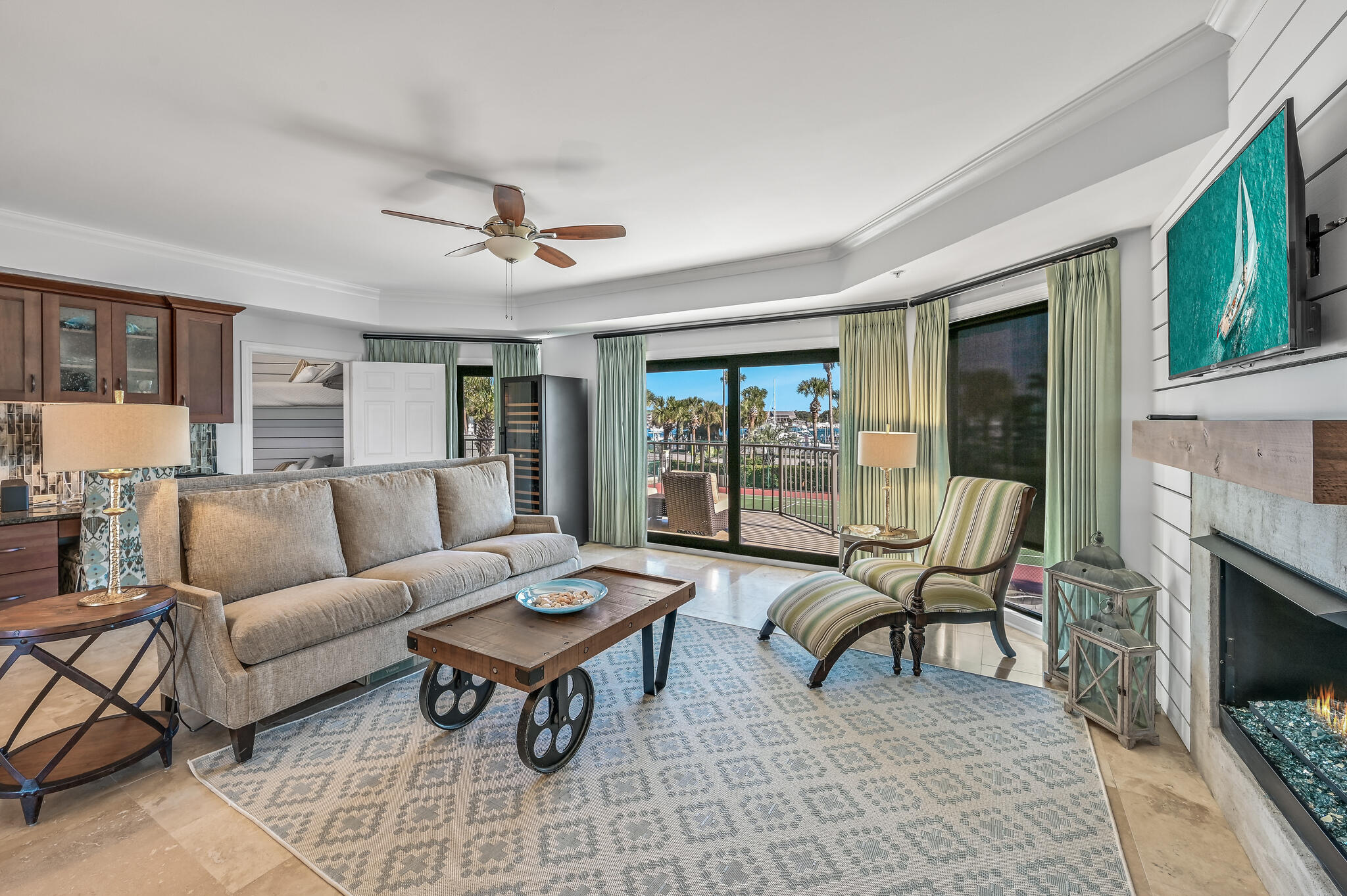 WATERVIEW TOWERS YACHT CLUB - Residential