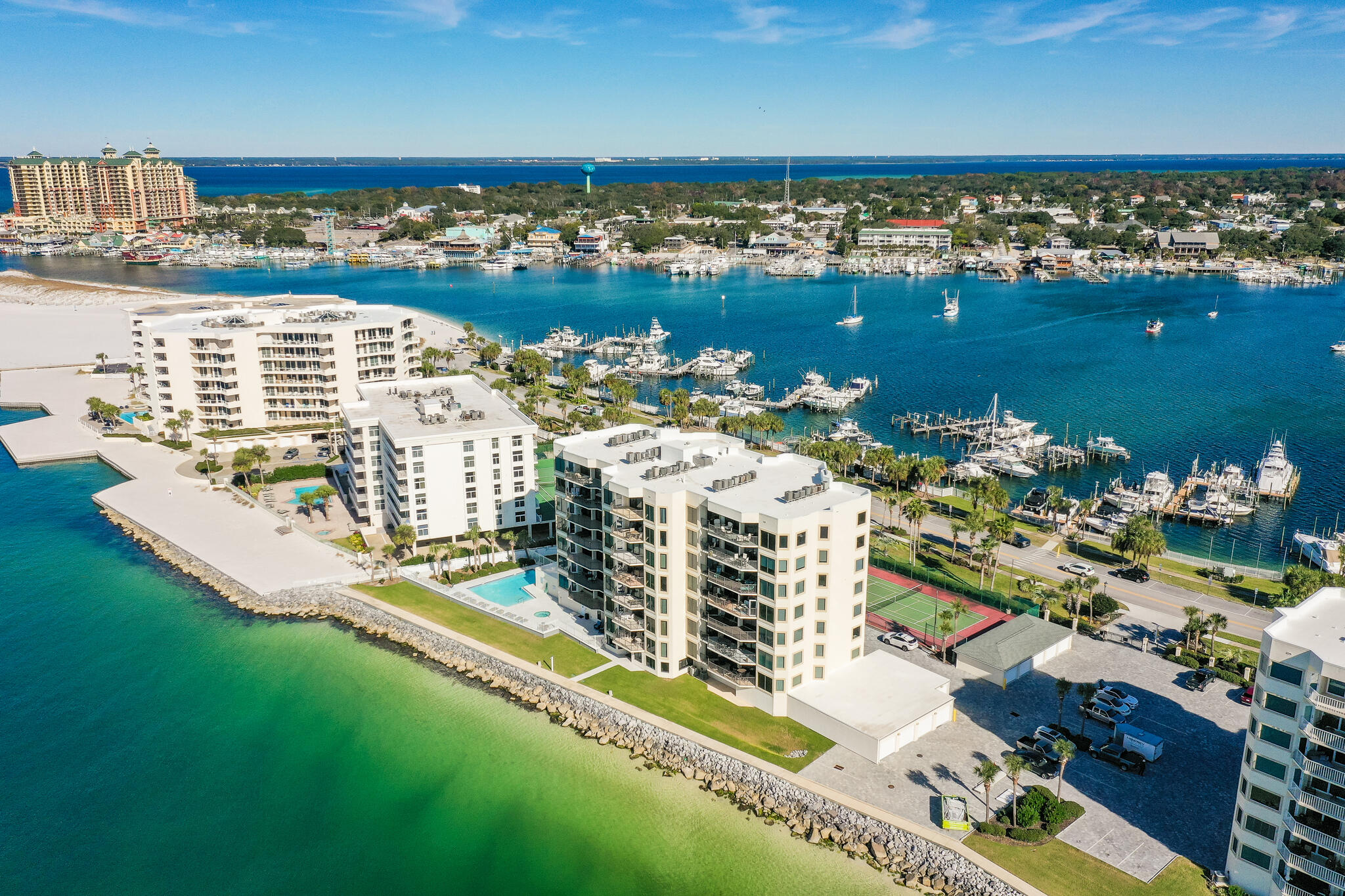 WATERVIEW TOWERS YACHT CLUB - Residential