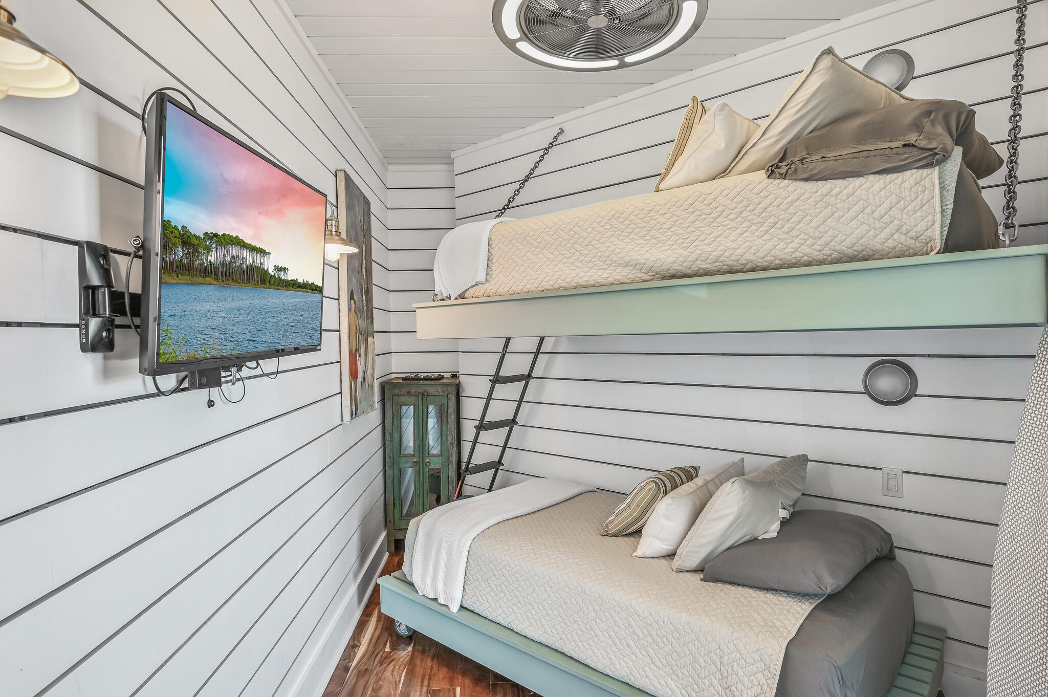 WATERVIEW TOWERS YACHT CLUB - Residential