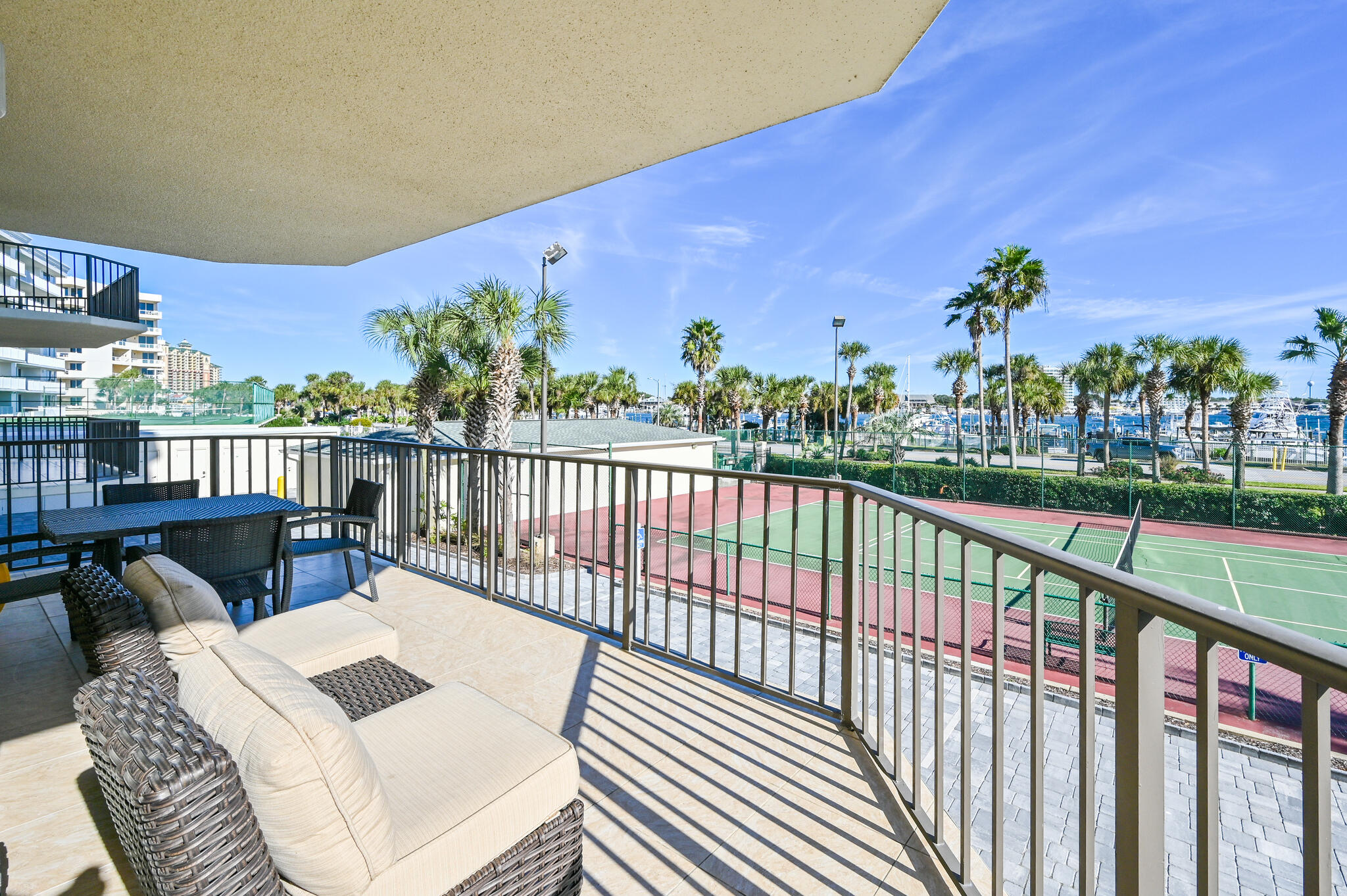 WATERVIEW TOWERS YACHT CLUB - Residential