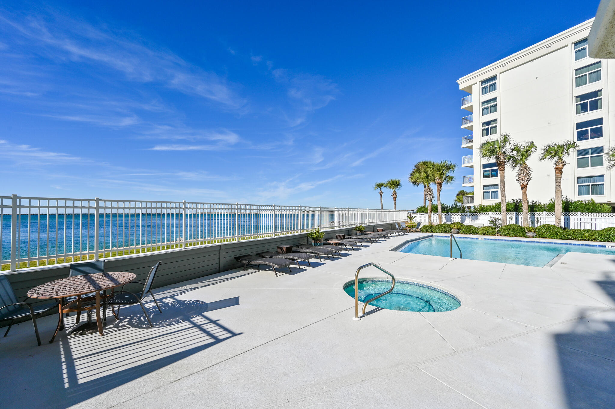 WATERVIEW TOWERS YACHT CLUB - Residential