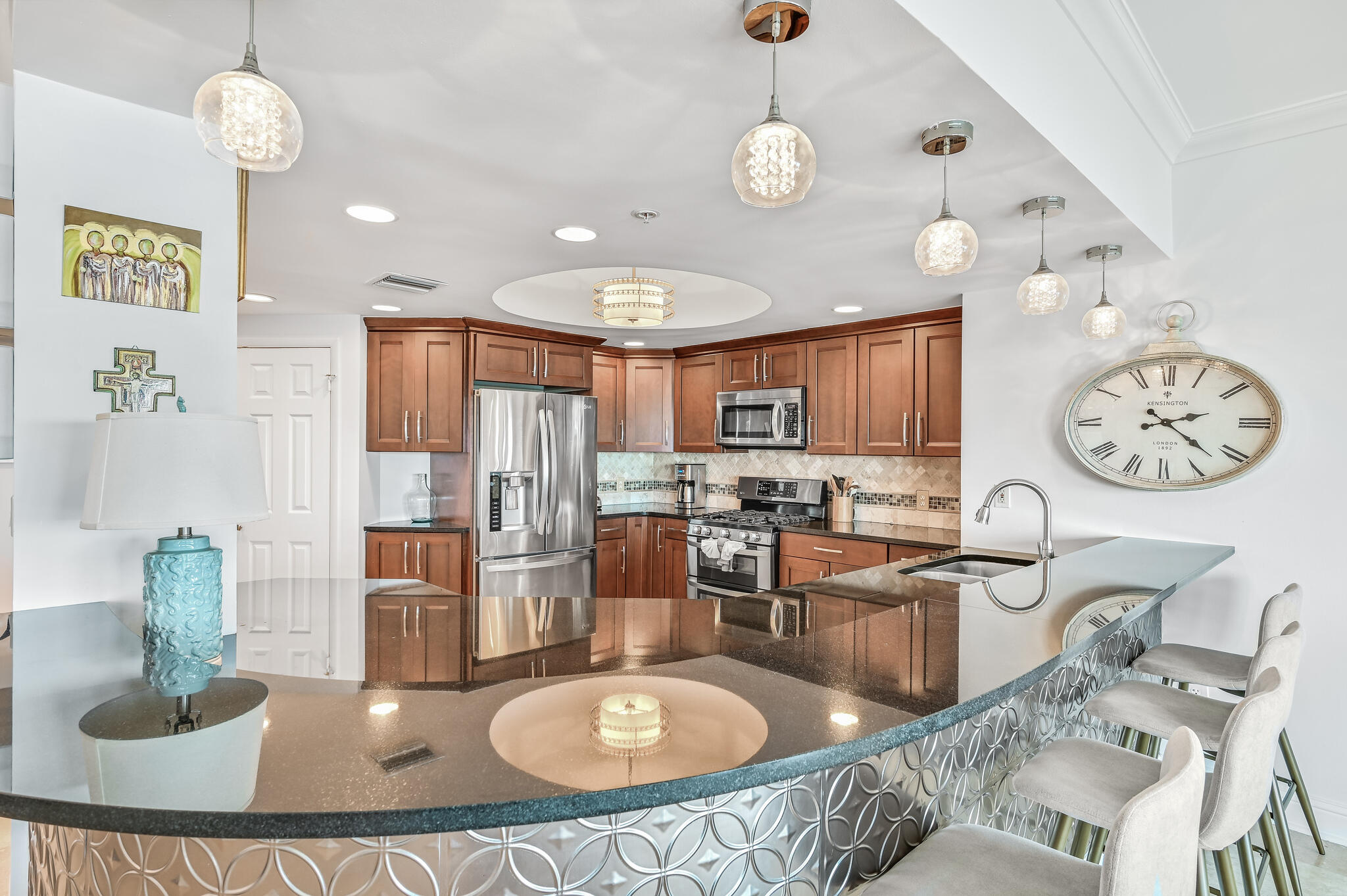 WATERVIEW TOWERS YACHT CLUB - Residential