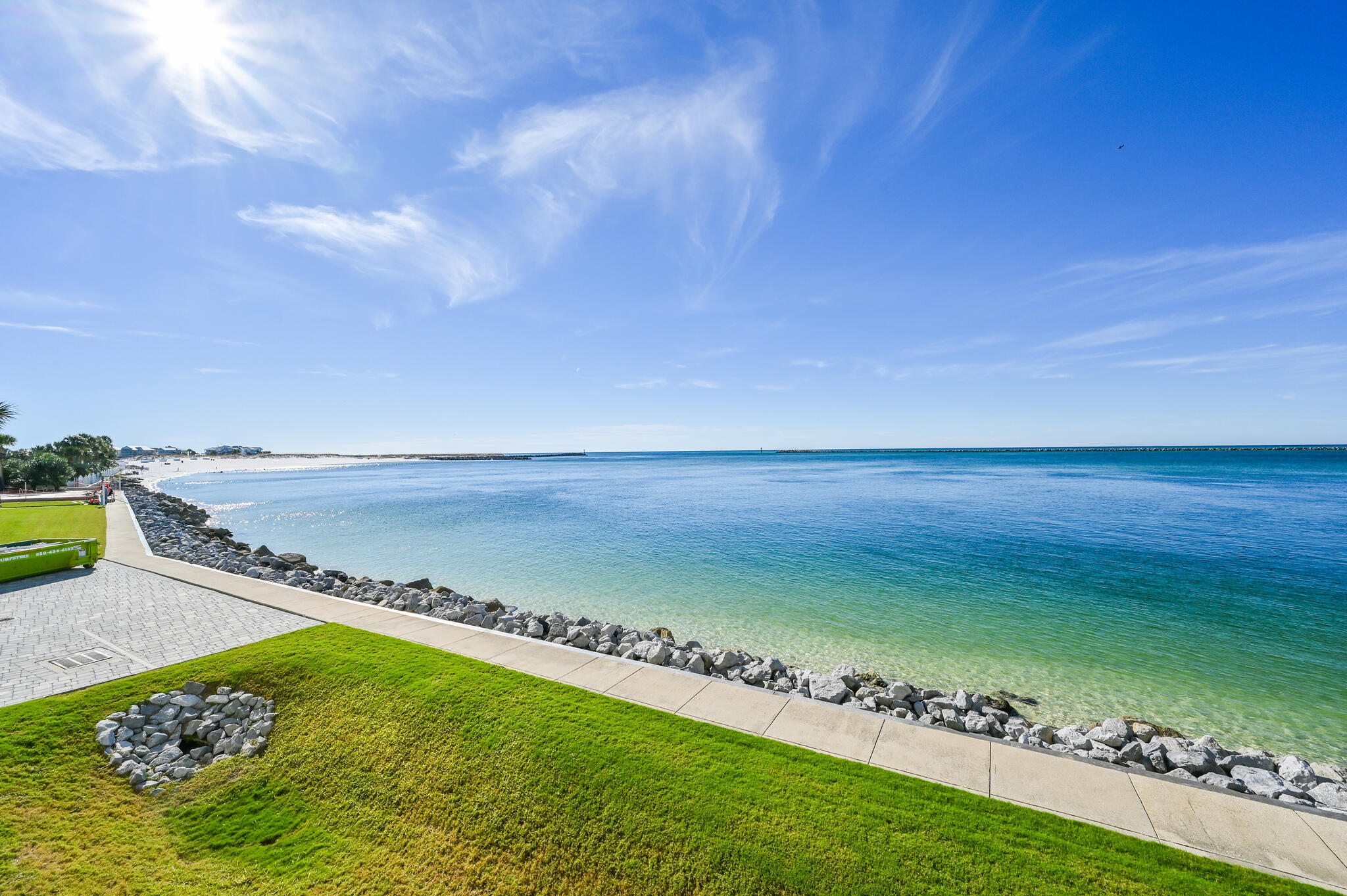 WATERVIEW TOWERS YACHT CLUB - Residential