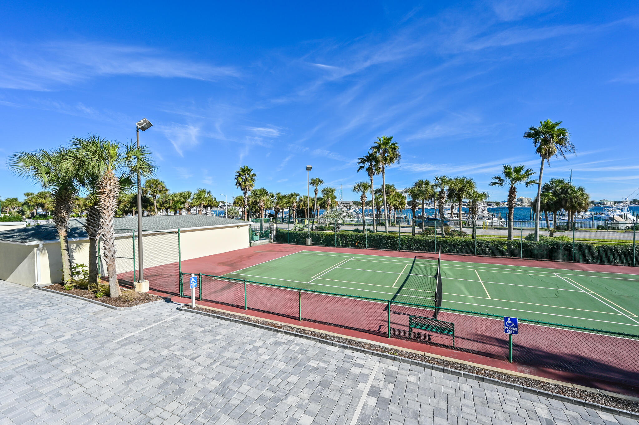 WATERVIEW TOWERS YACHT CLUB - Residential