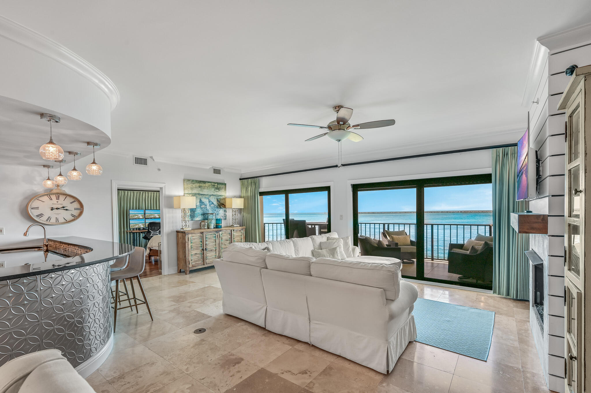 WATERVIEW TOWERS YACHT CLUB - Residential