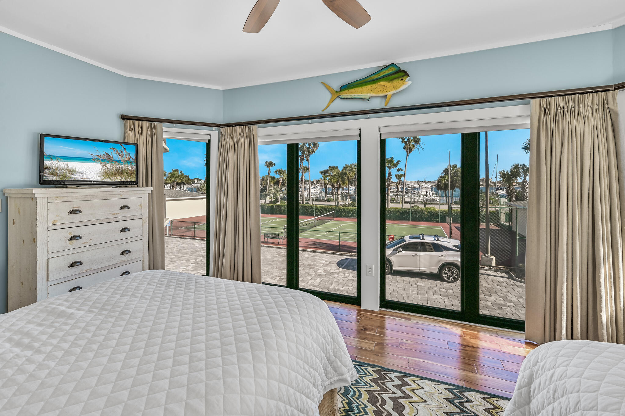 WATERVIEW TOWERS YACHT CLUB - Residential