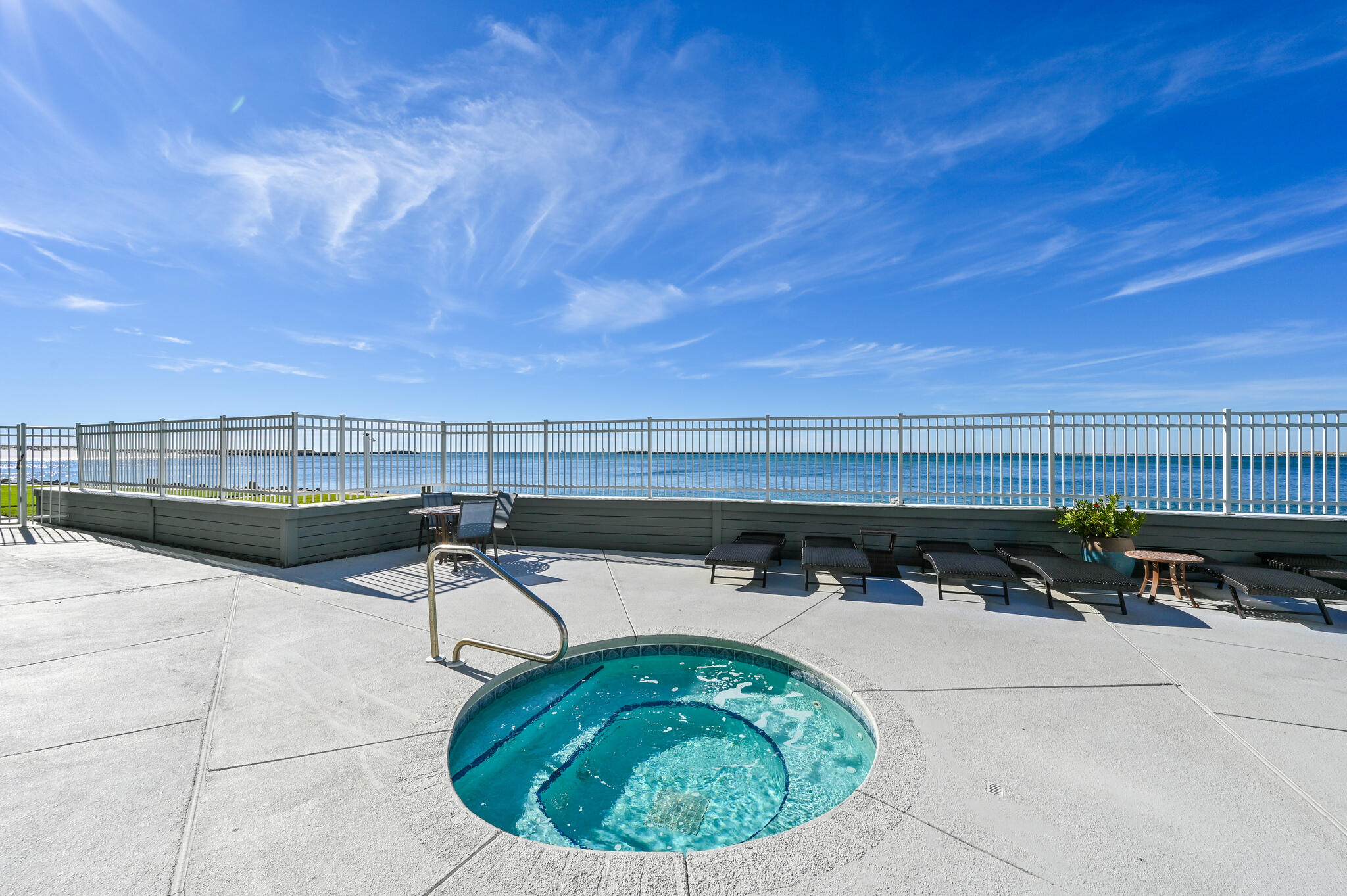 WATERVIEW TOWERS YACHT CLUB - Residential