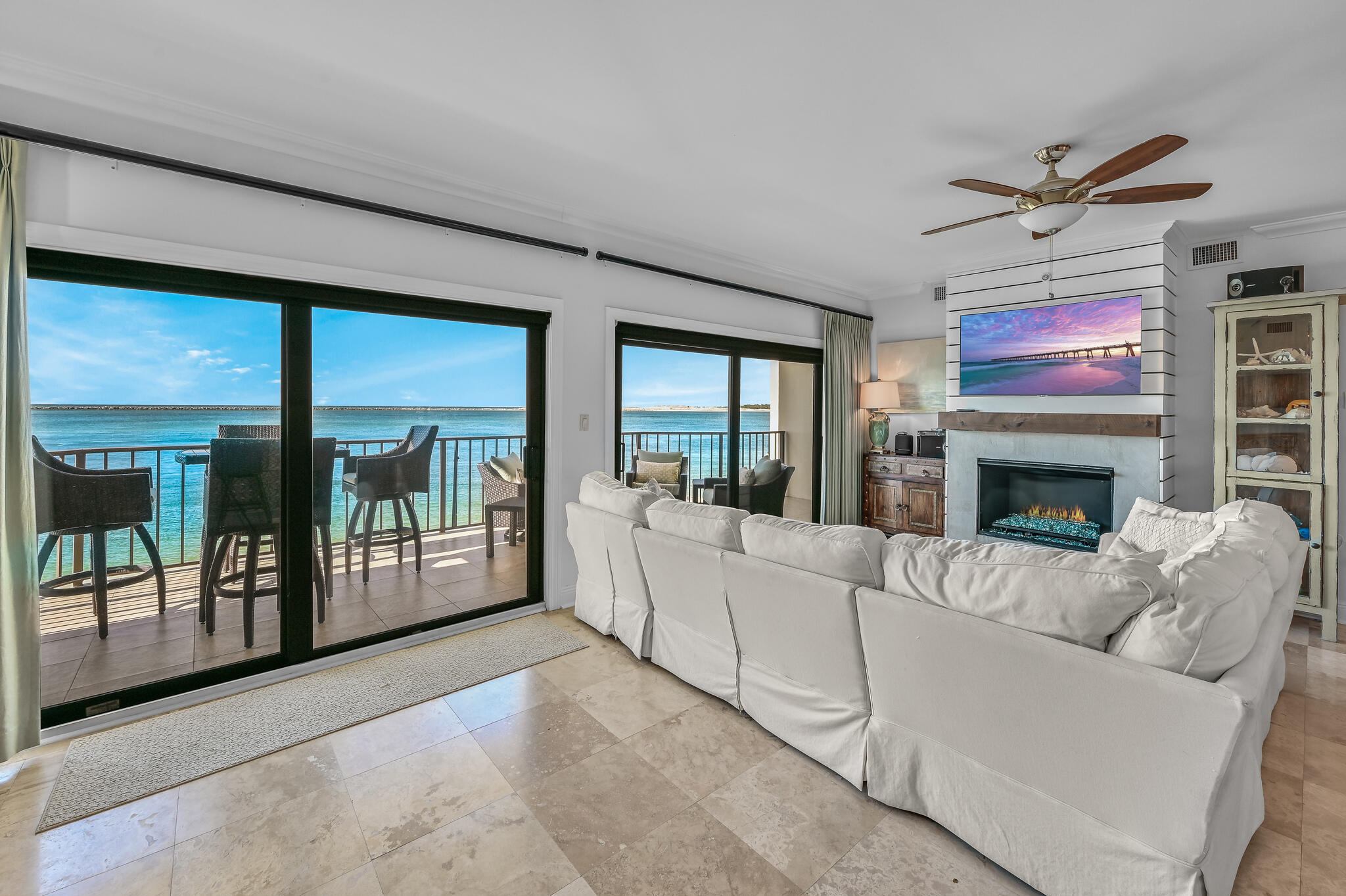 WATERVIEW TOWERS YACHT CLUB - Residential