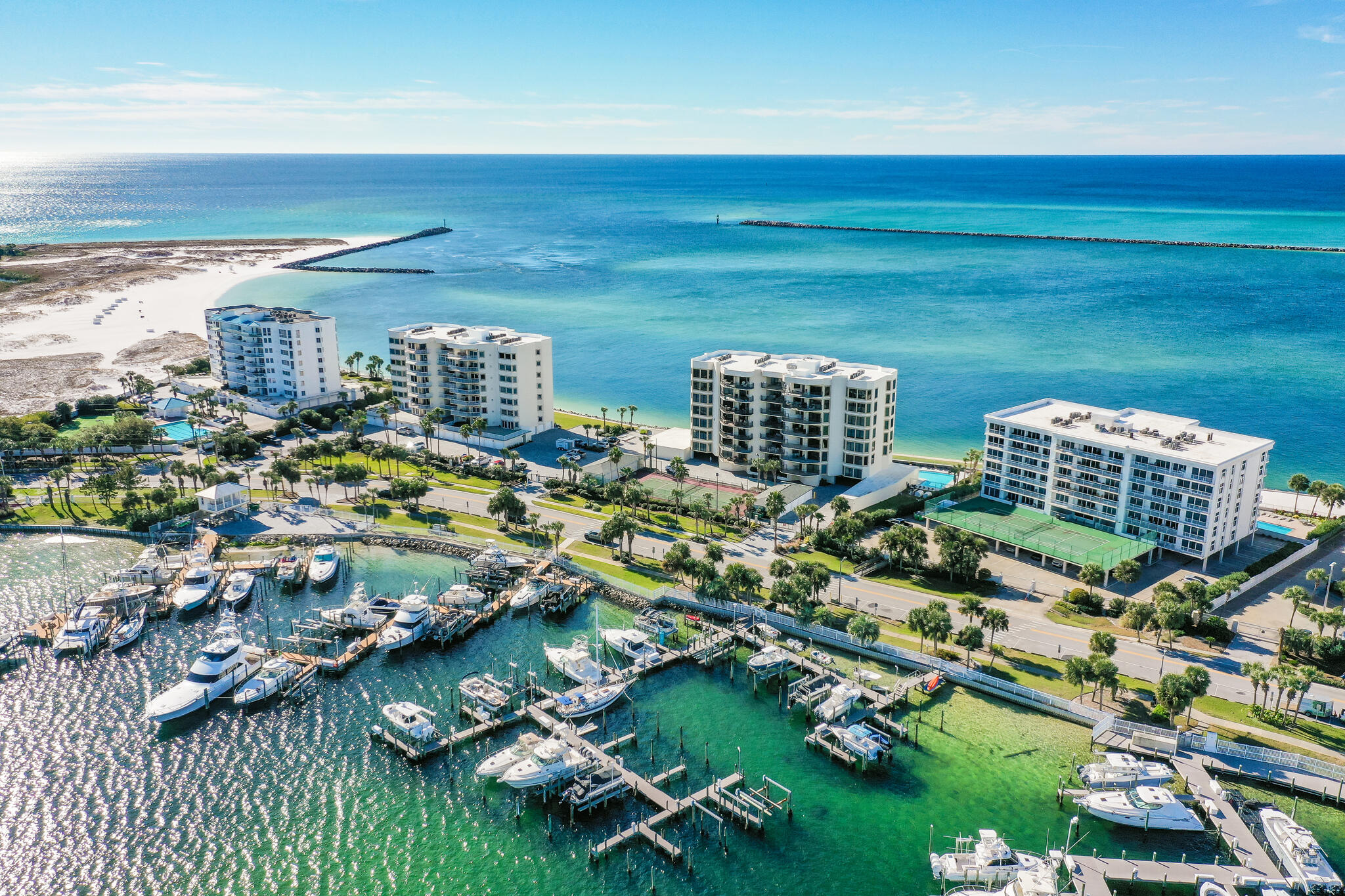 WATERVIEW TOWERS YACHT CLUB - Residential