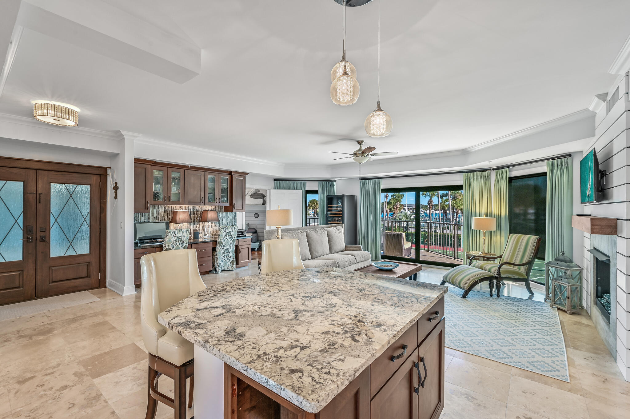 WATERVIEW TOWERS YACHT CLUB - Residential