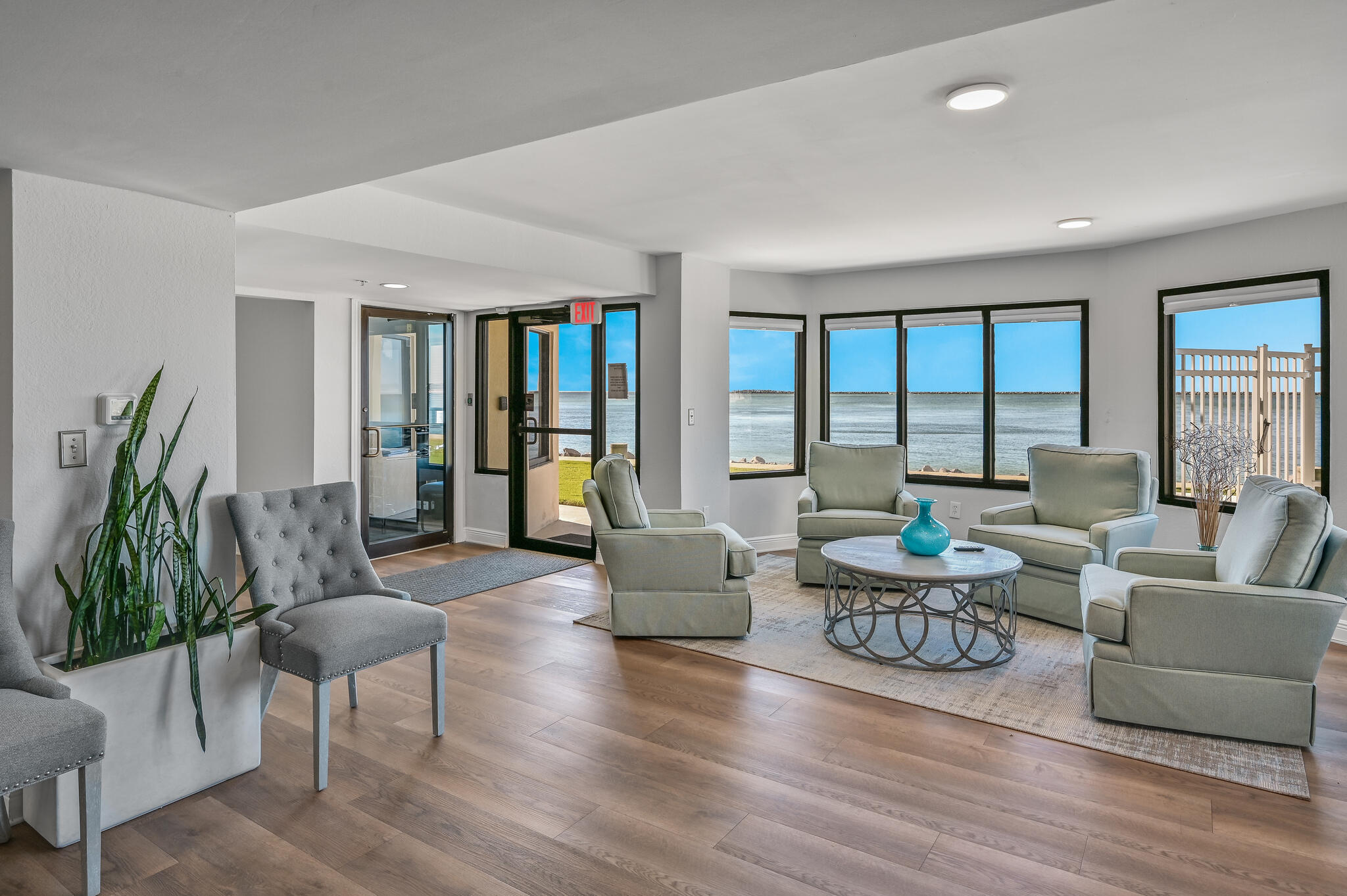 WATERVIEW TOWERS YACHT CLUB - Residential