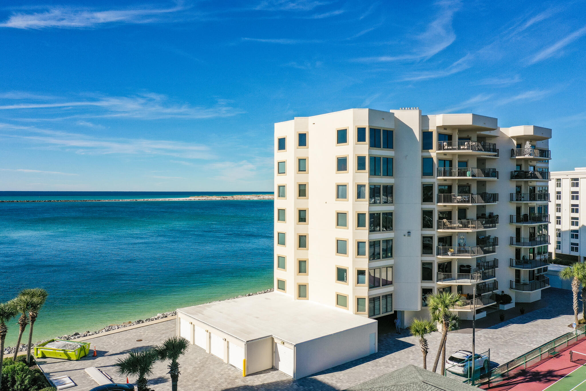 WATERVIEW TOWERS YACHT CLUB - Residential