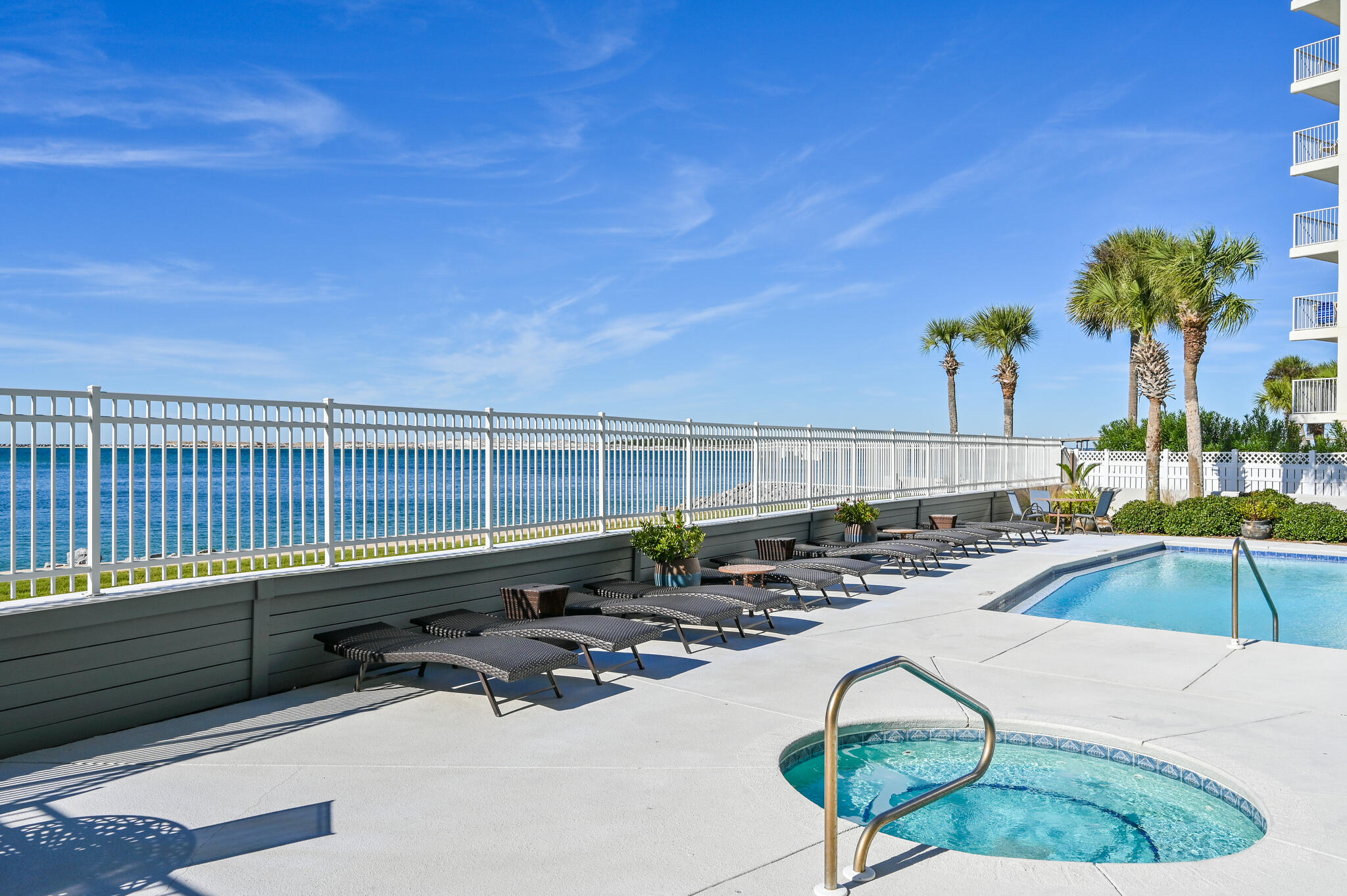 WATERVIEW TOWERS YACHT CLUB - Residential