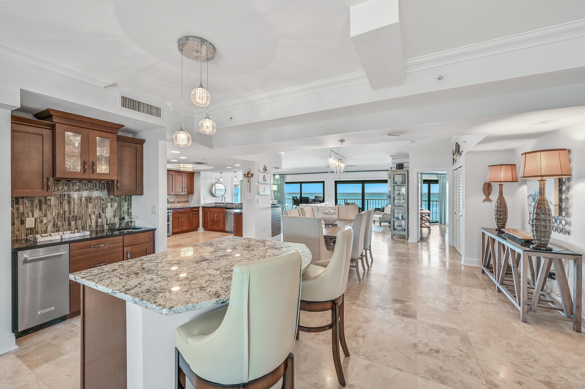 WATERVIEW TOWERS YACHT CLUB - Residential