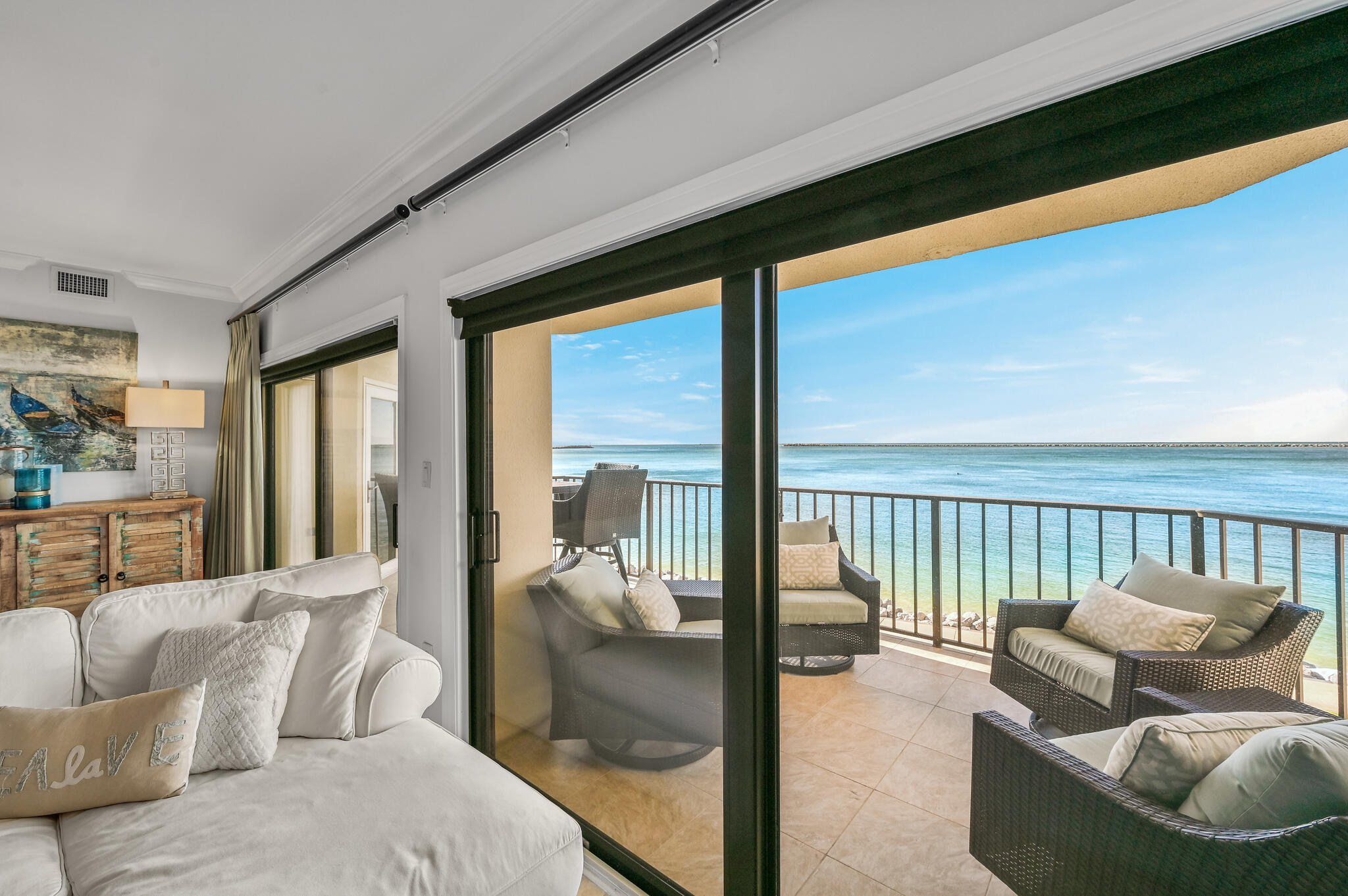 WATERVIEW TOWERS YACHT CLUB - Residential