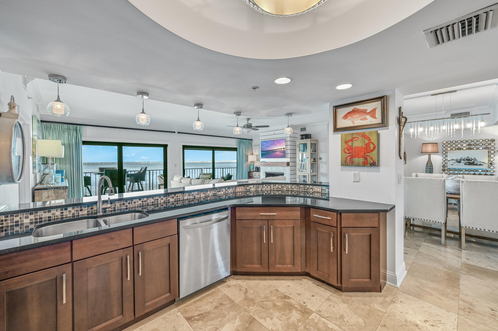 WATERVIEW TOWERS YACHT CLUB - Residential