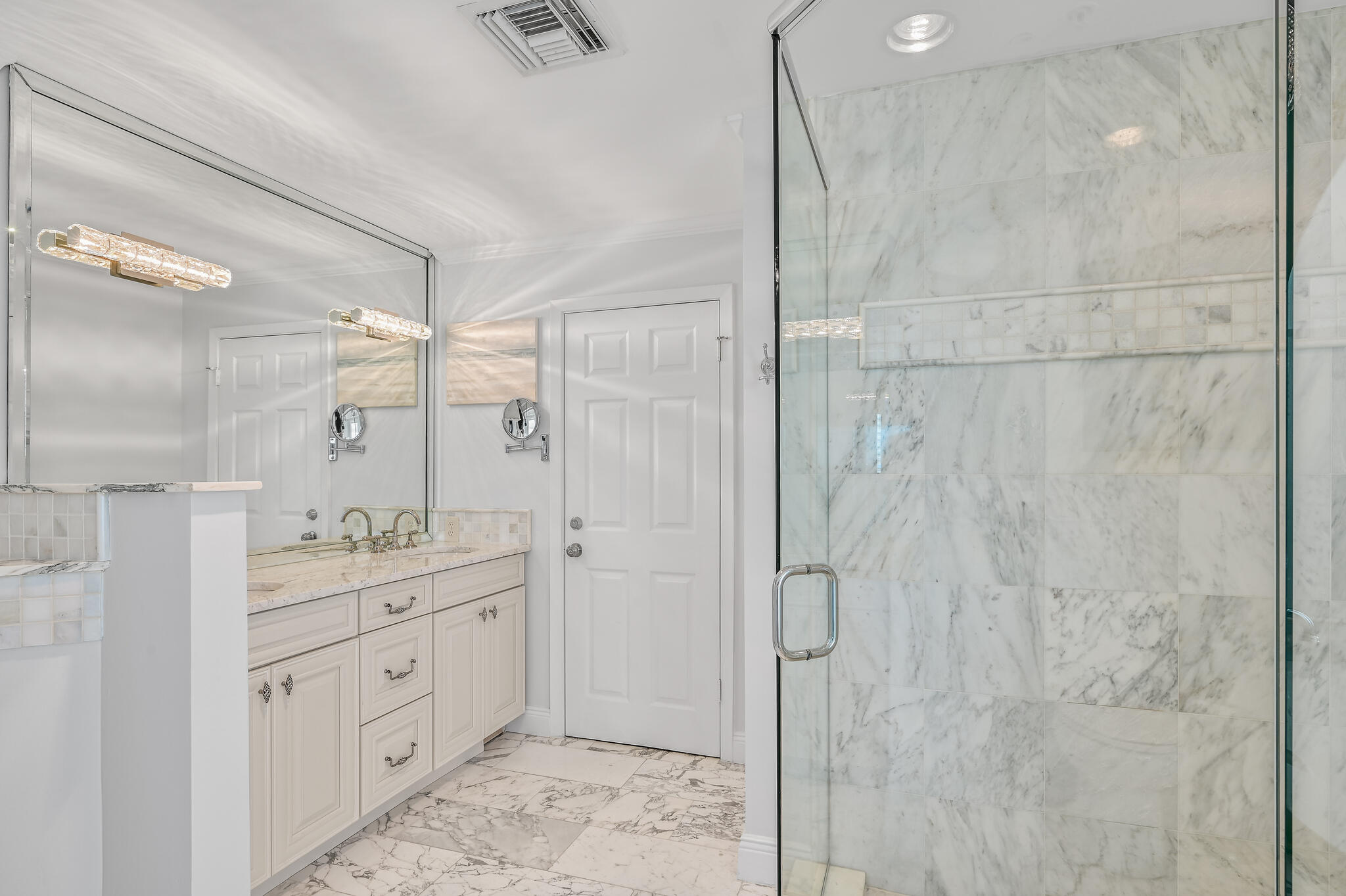 WATERVIEW TOWERS YACHT CLUB - Residential