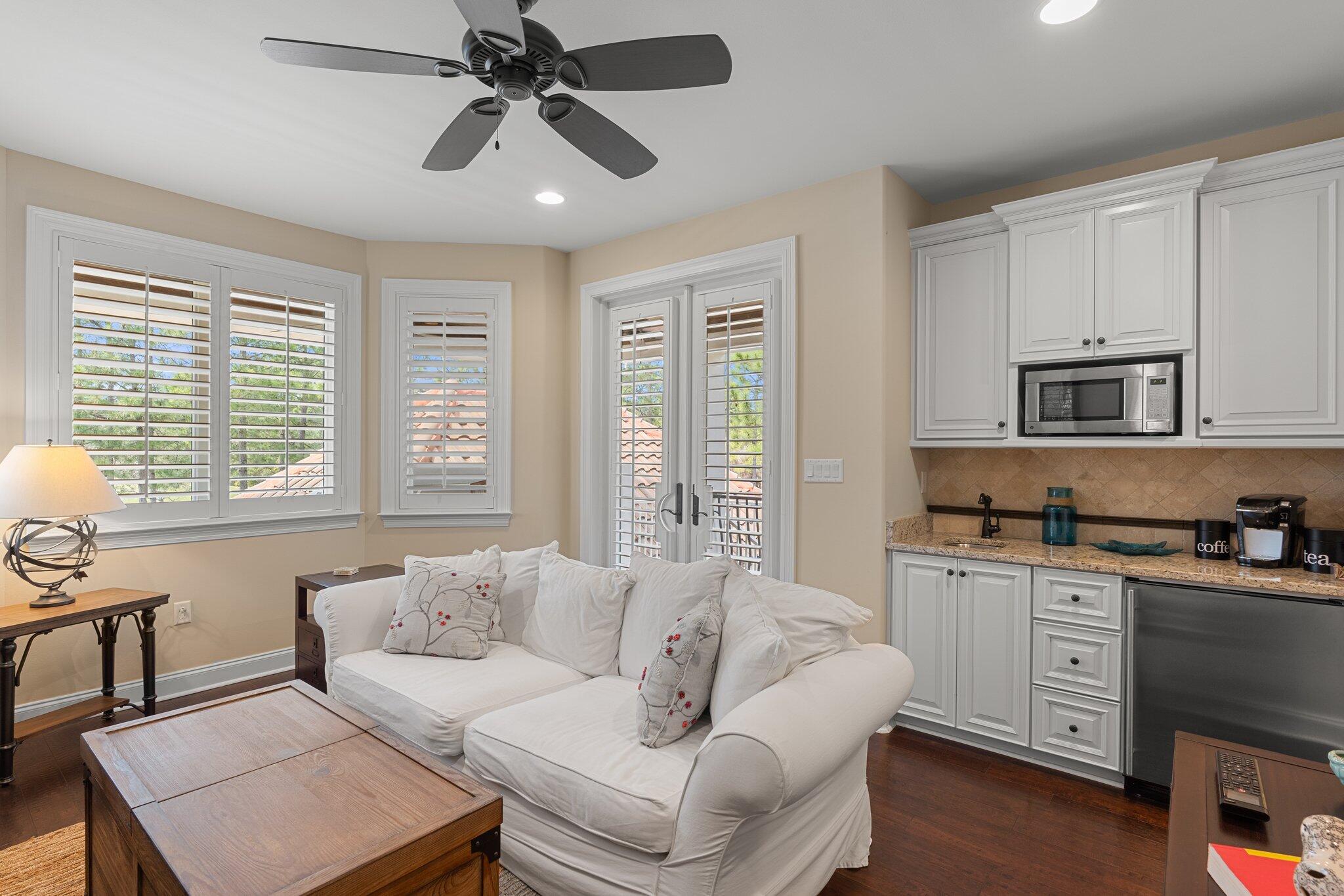 BURNT PINE - Residential