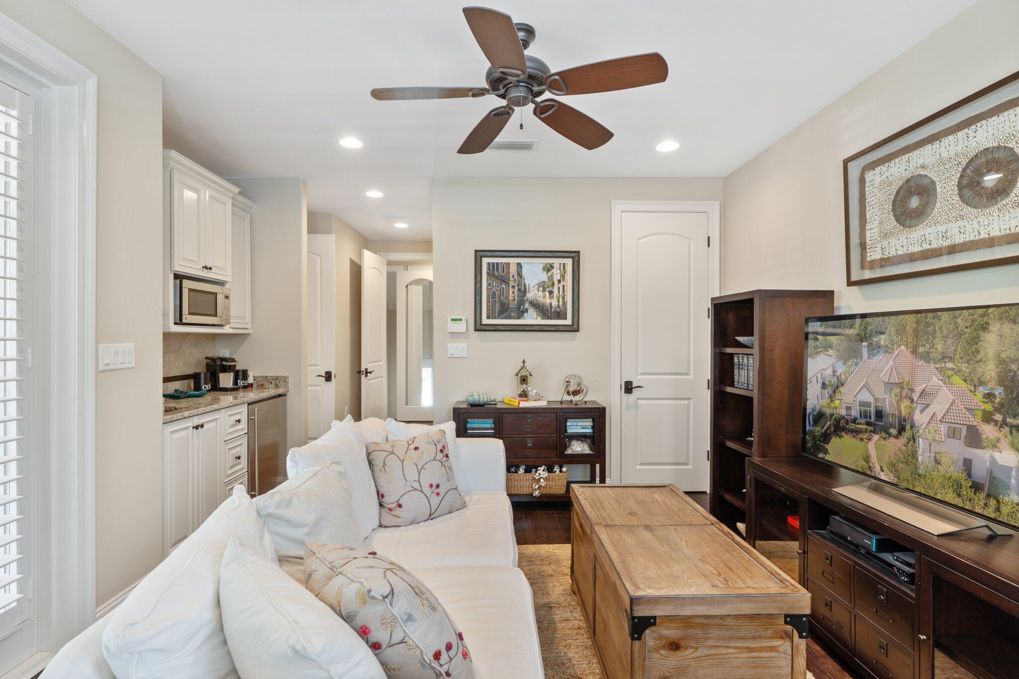 BURNT PINE - Residential