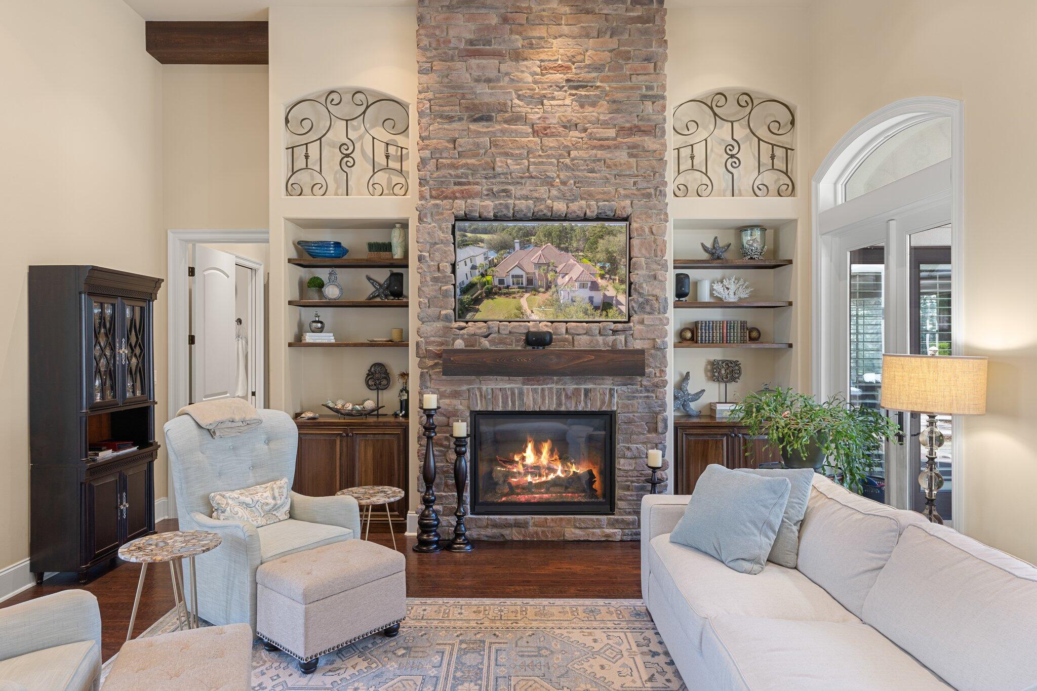 BURNT PINE - Residential
