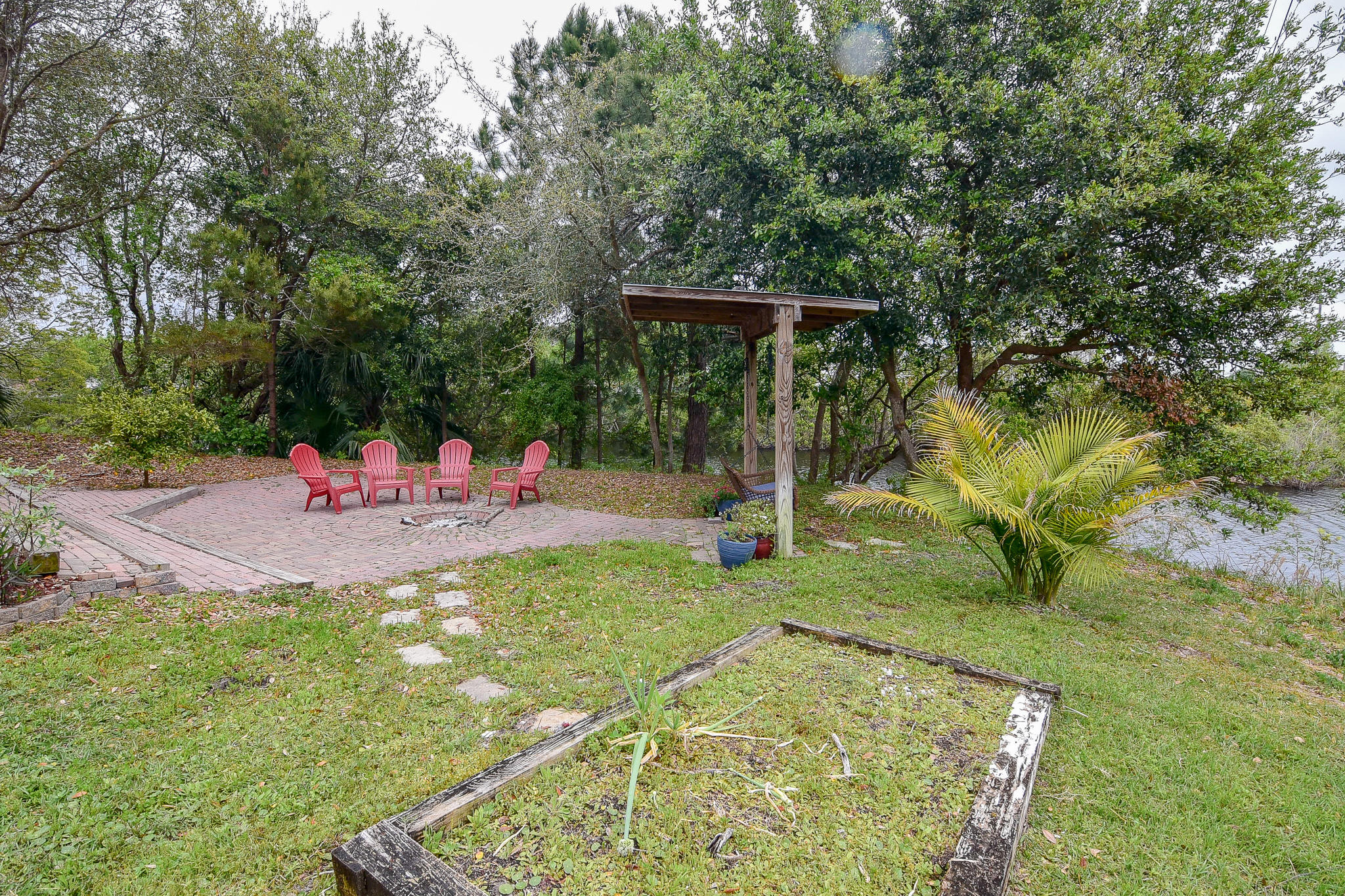 QUAIL LAKE - Residential