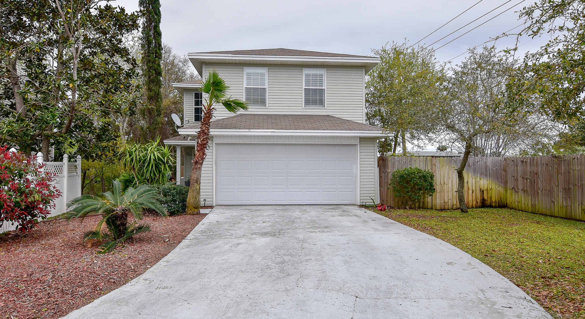 QUAIL LAKE - Residential