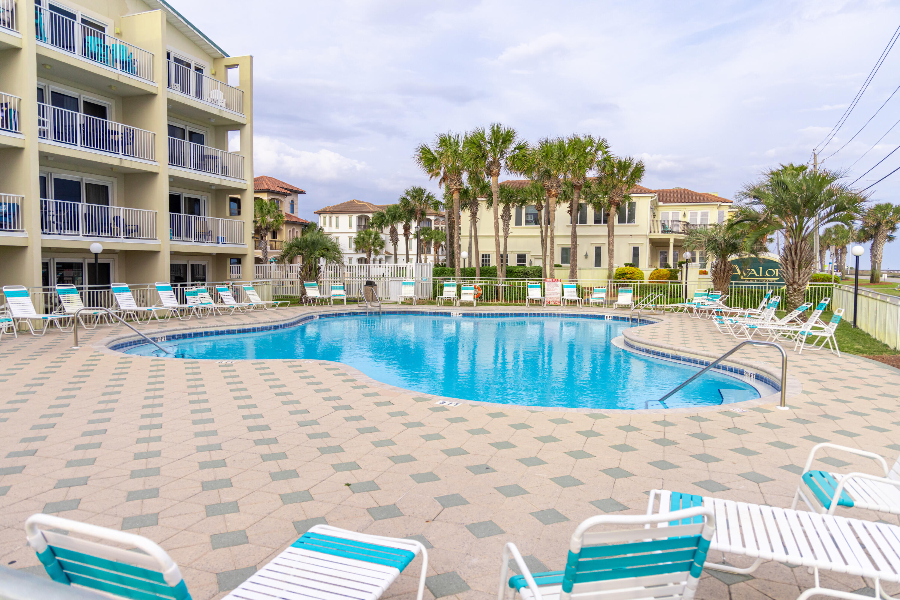 MARAVILLA CONDO 1 - Residential