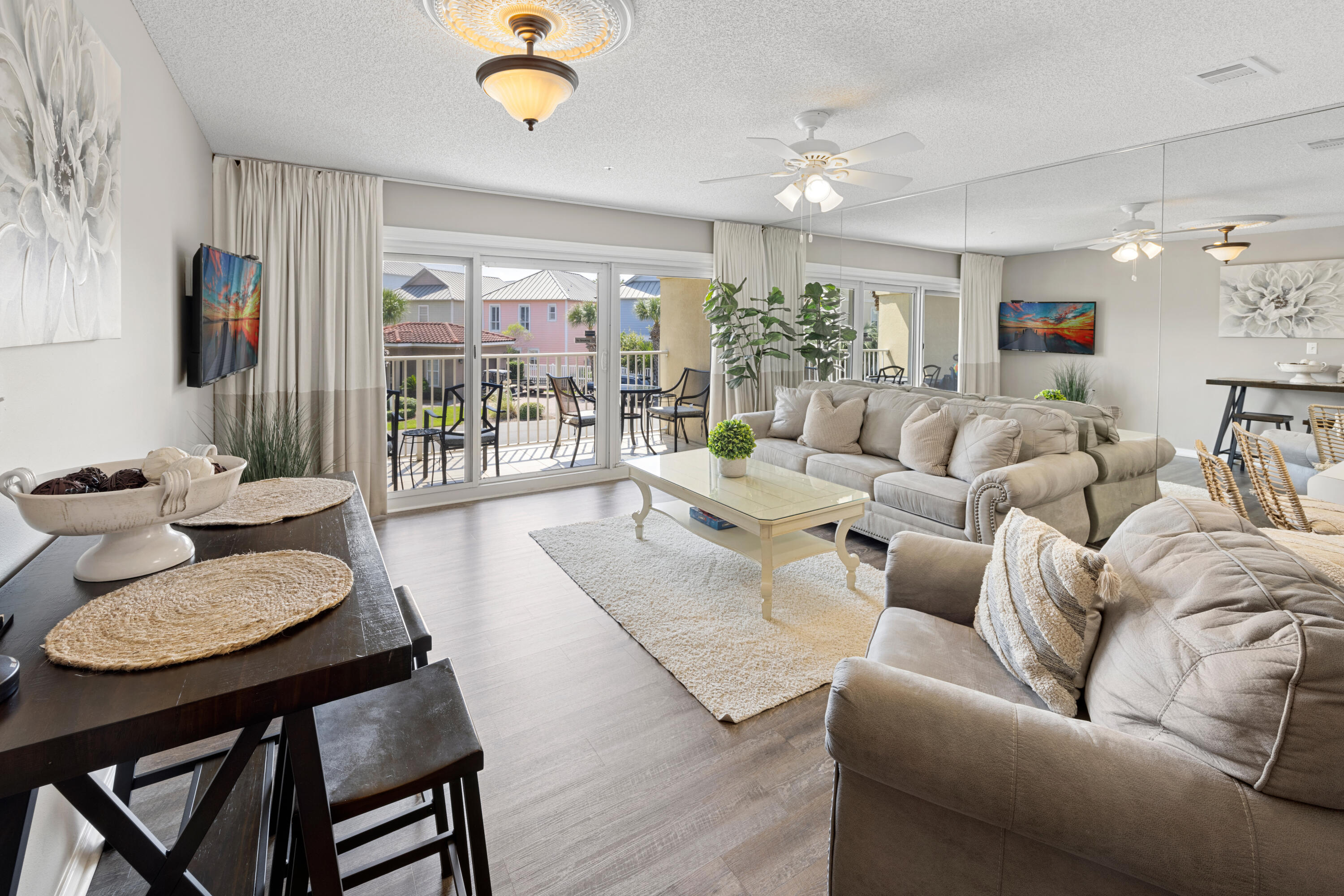 MARAVILLA CONDO 1 - Residential
