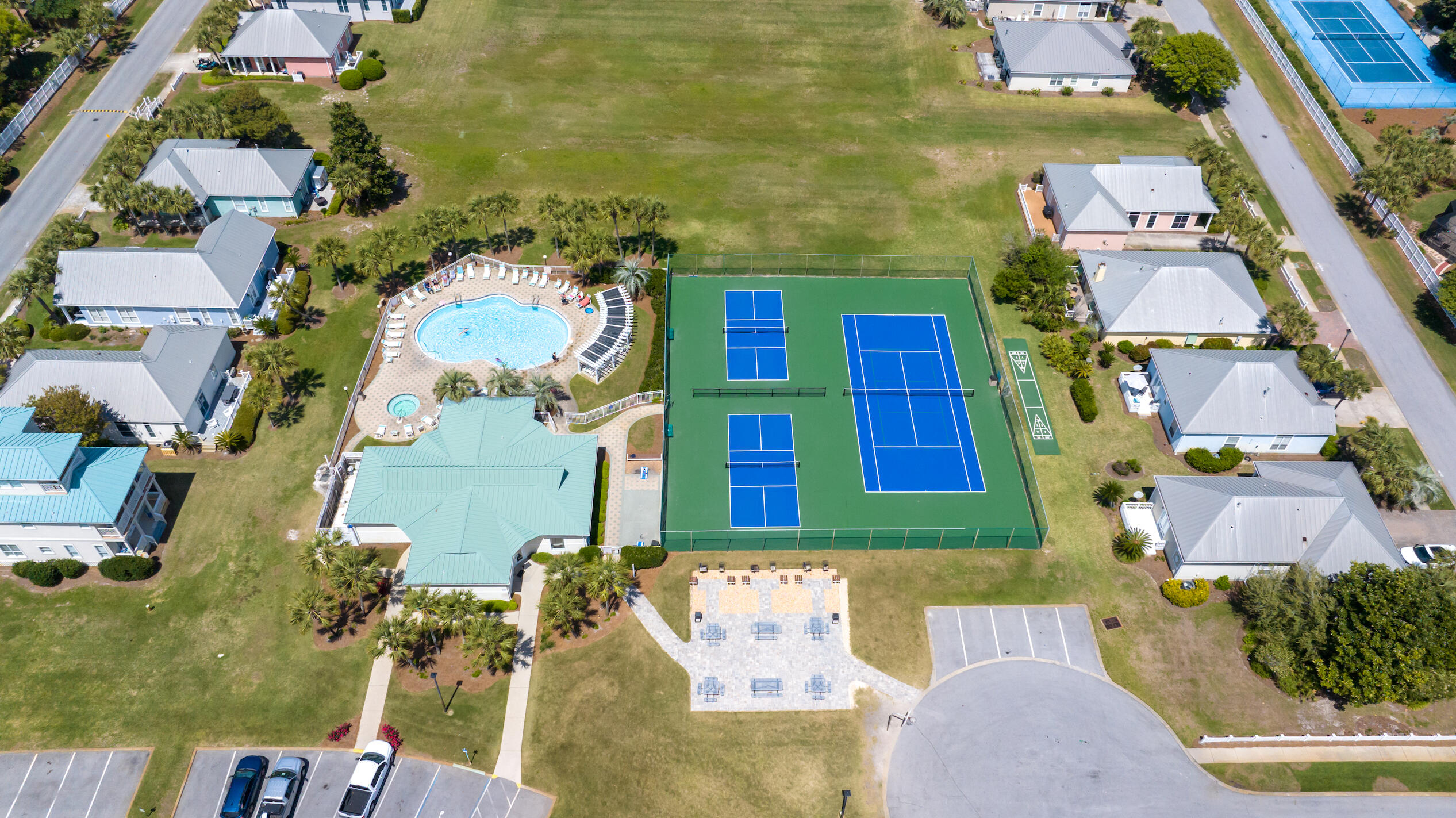 MARAVILLA CONDO 1 - Residential